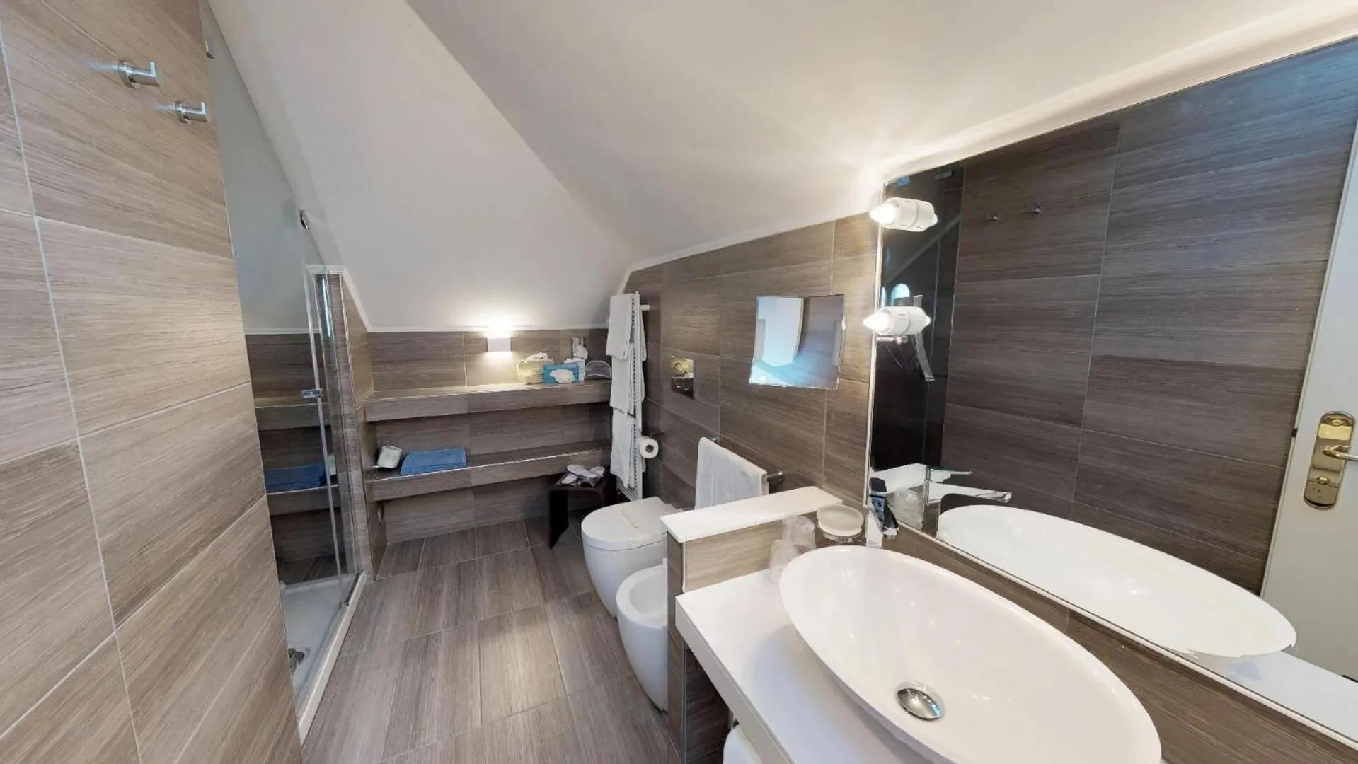 Bathroom in Hotel Metropole