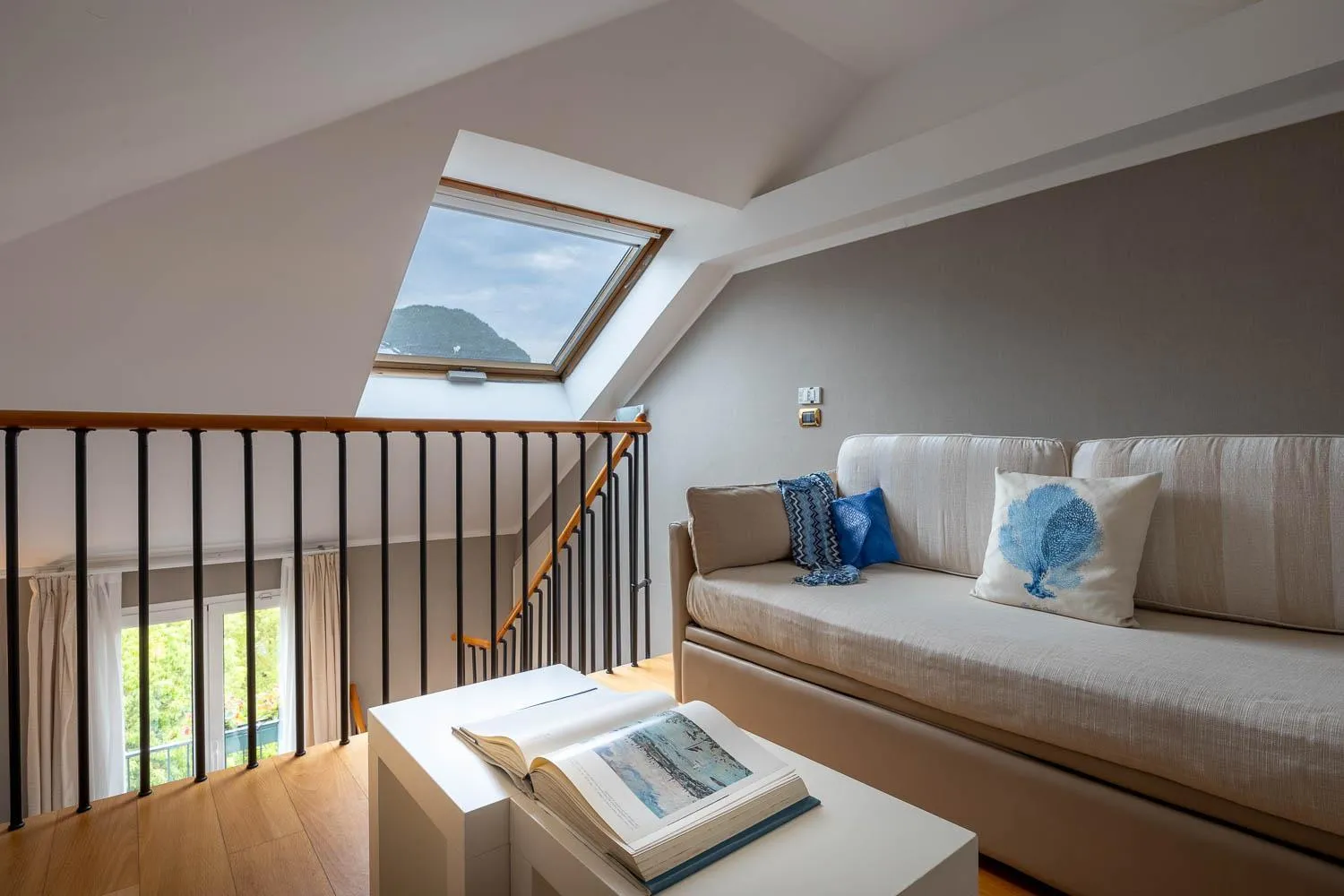 Bed in Hotel Metropole