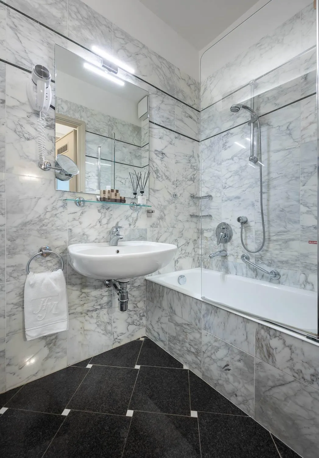 Bathroom in Hotel Metropole