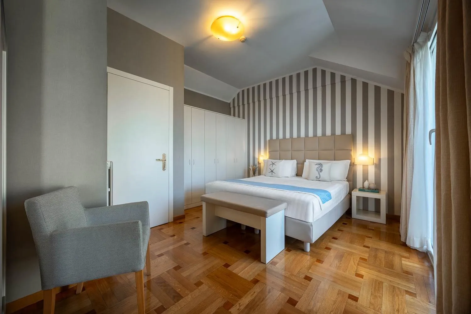 Bed in Hotel Metropole