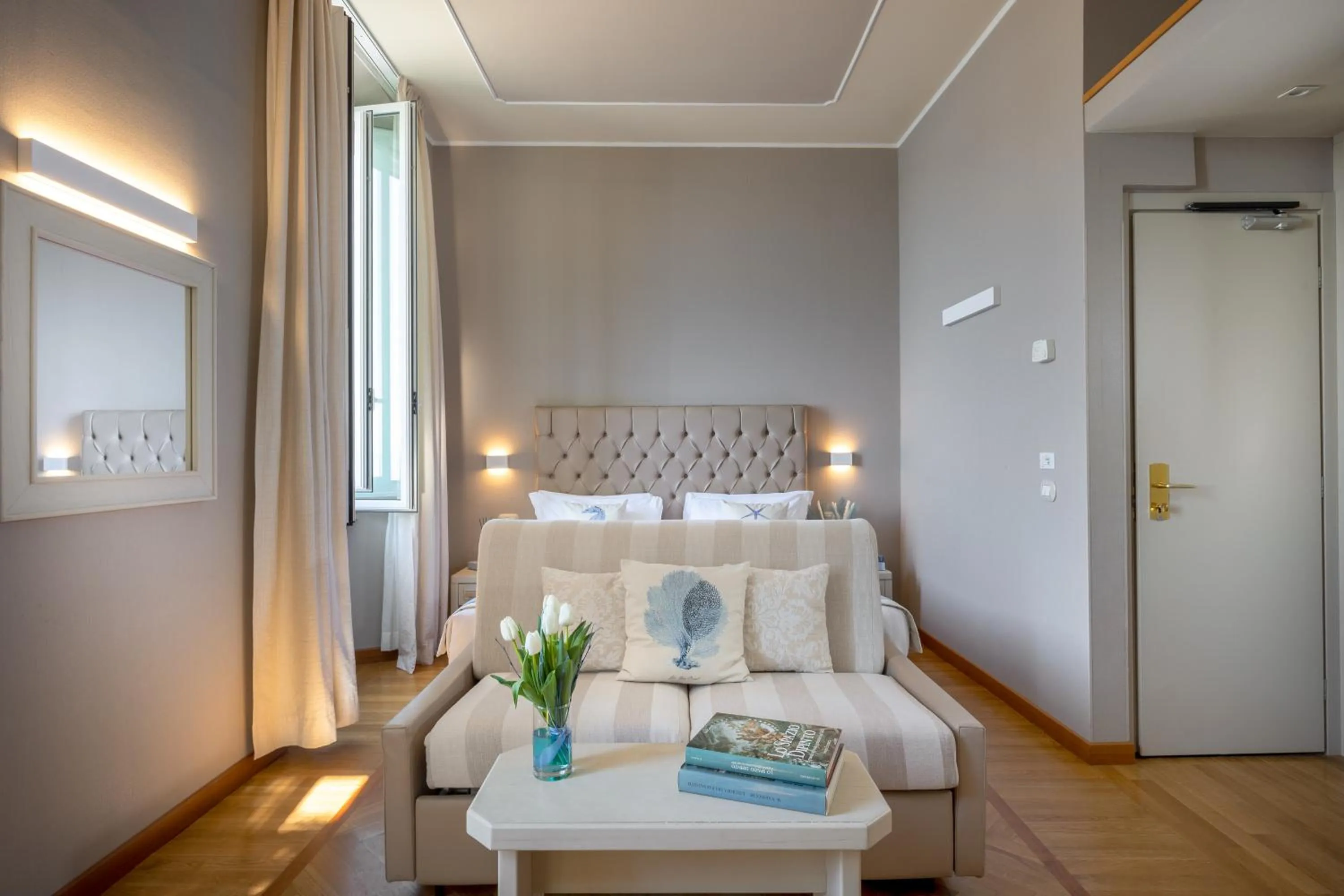 Bedroom, Bed in Hotel Metropole