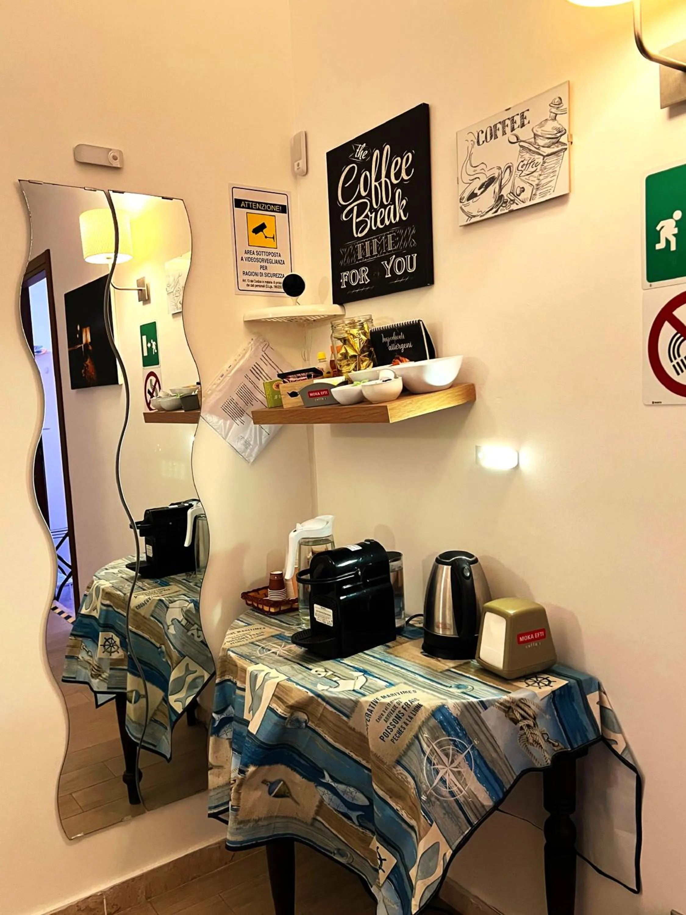 Coffee/tea facilities in B&B MaryJosè