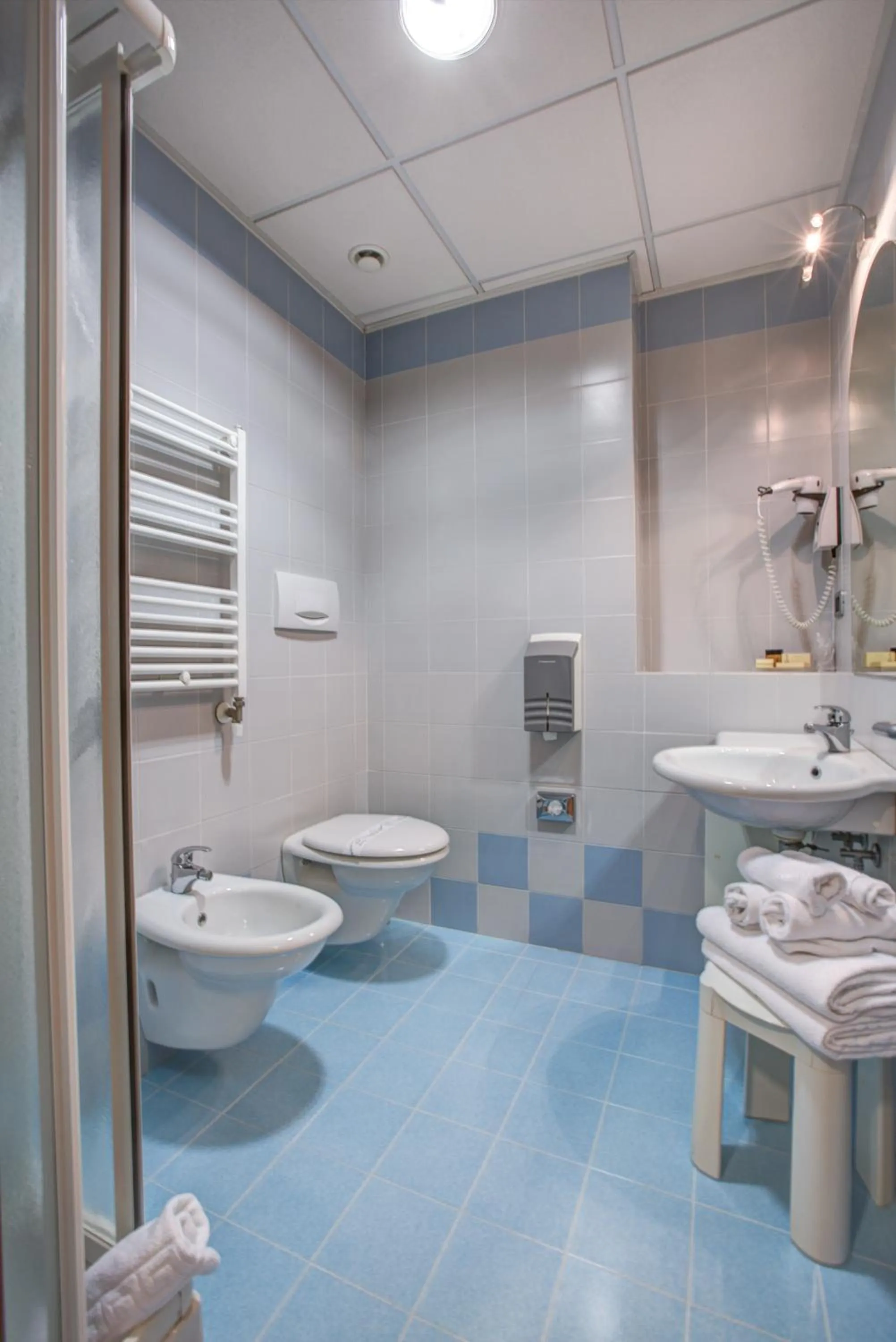 Shower in Hotel Europa