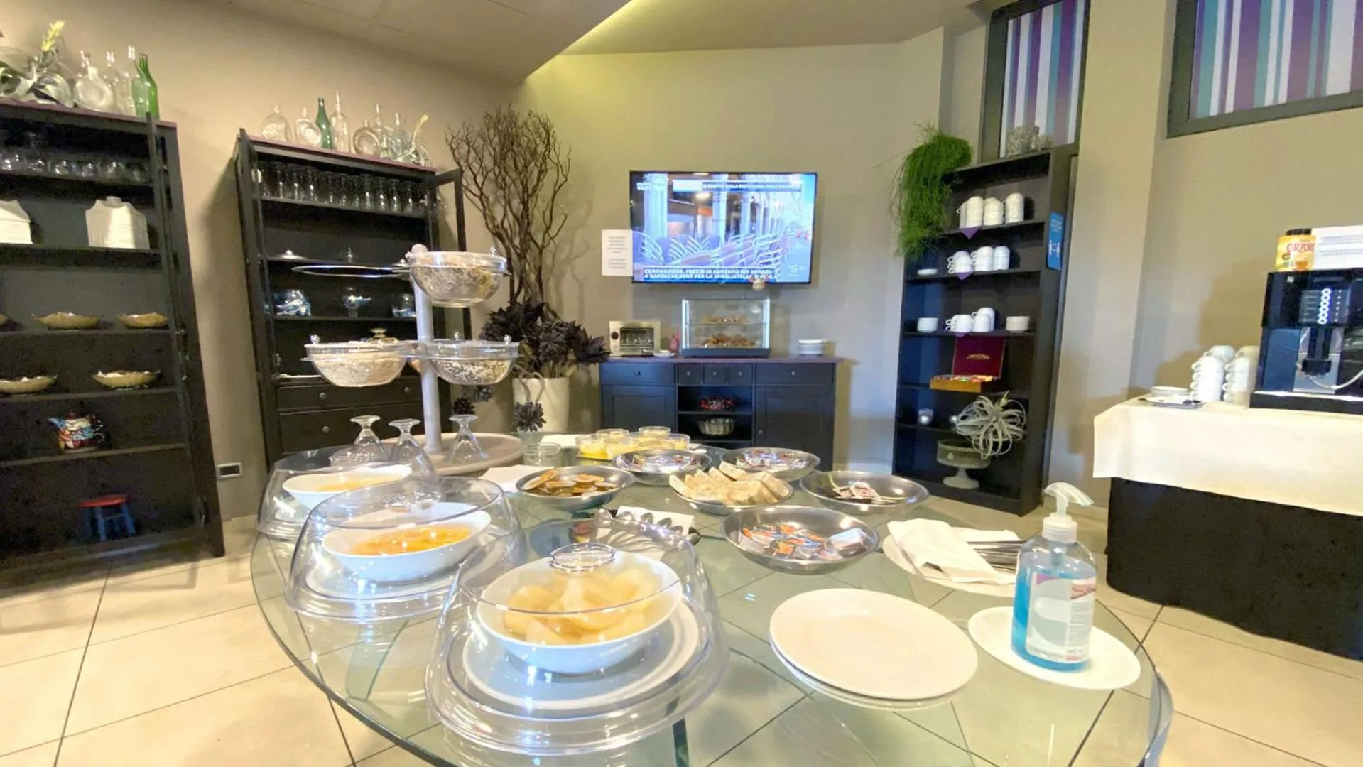 Restaurant/places to eat in Hotel Europa