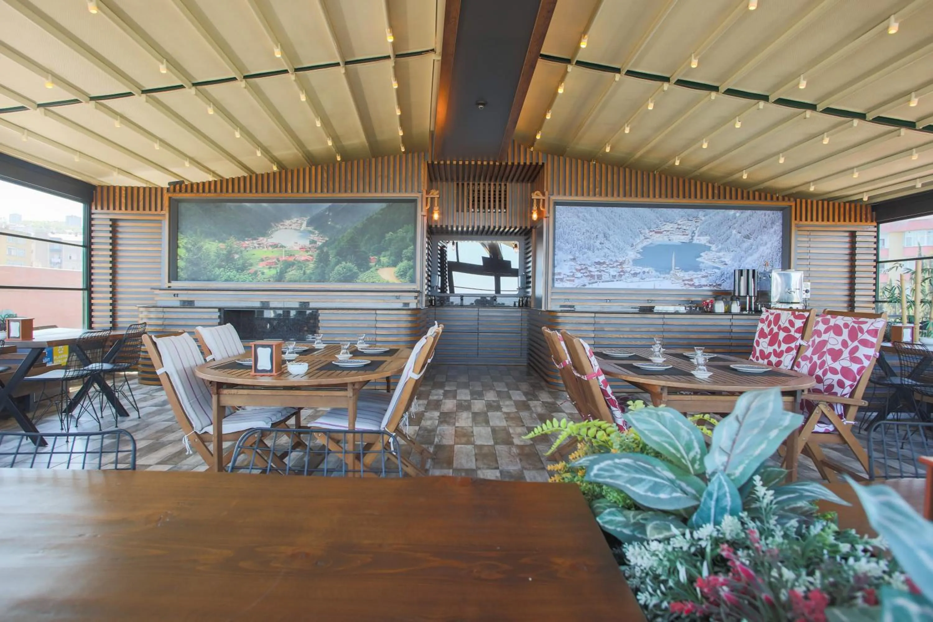 Restaurant/places to eat in Quantum Hotel