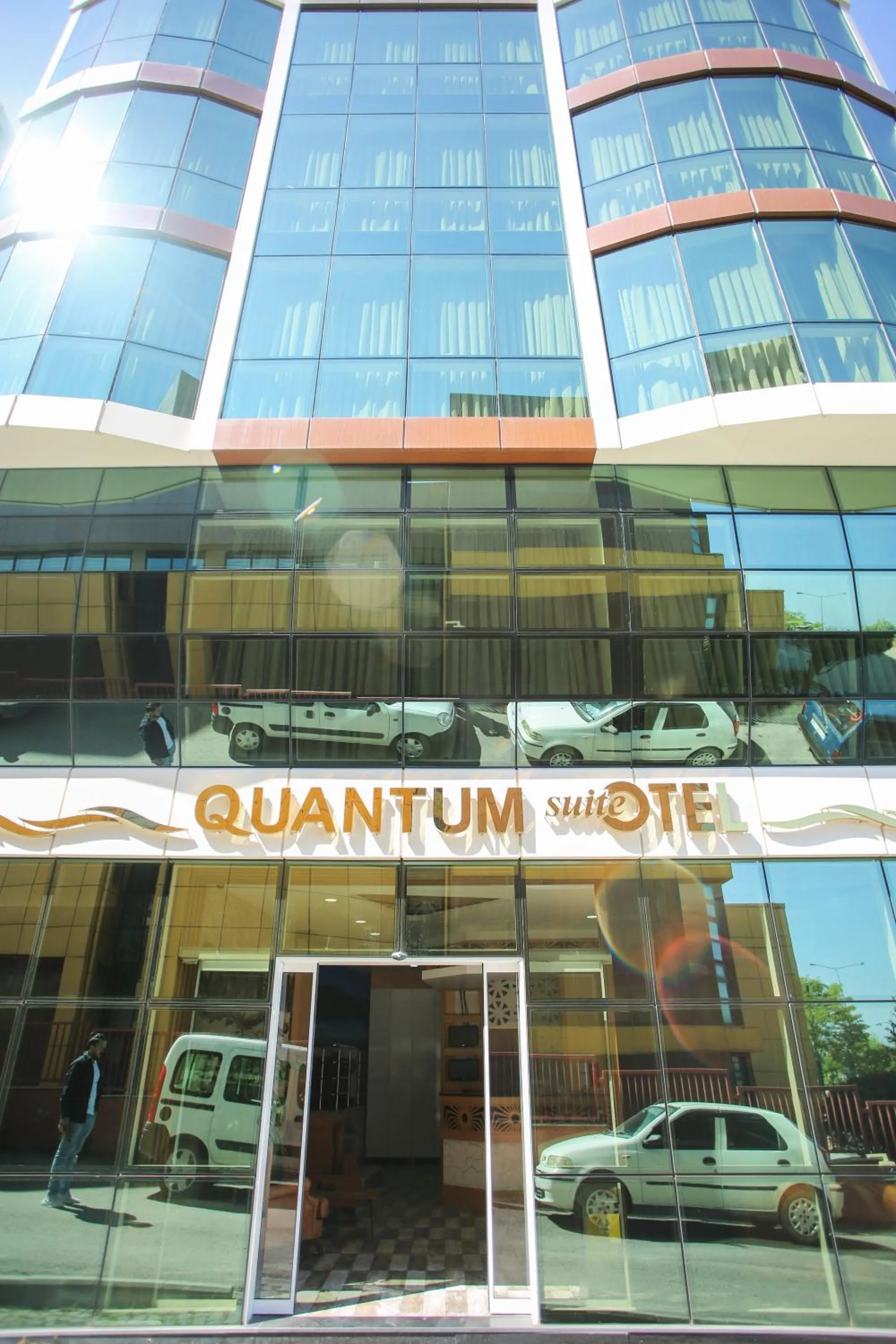 Facade/entrance in Quantum Hotel