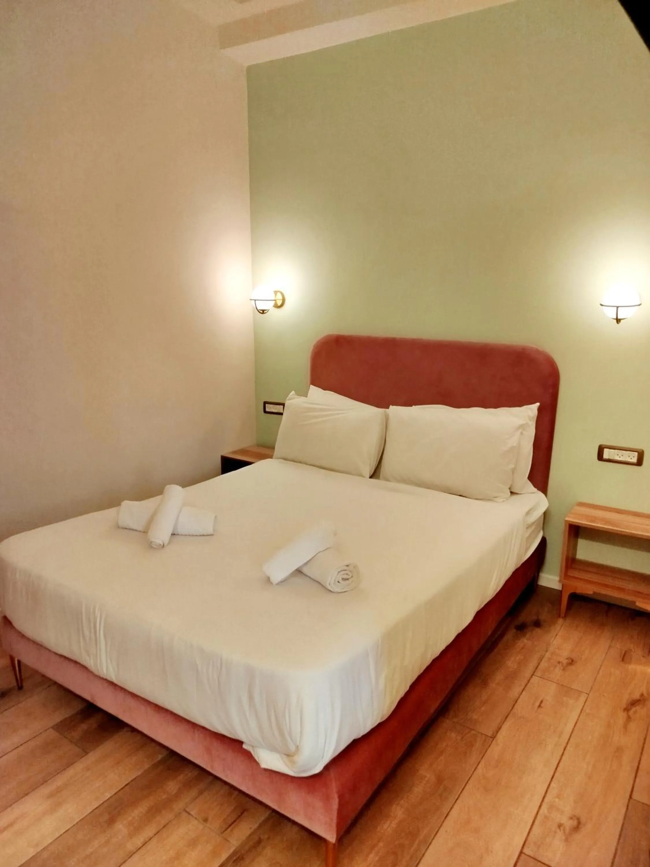 Bed in La Perle Jerusalem City Center - Self Check-in hotel