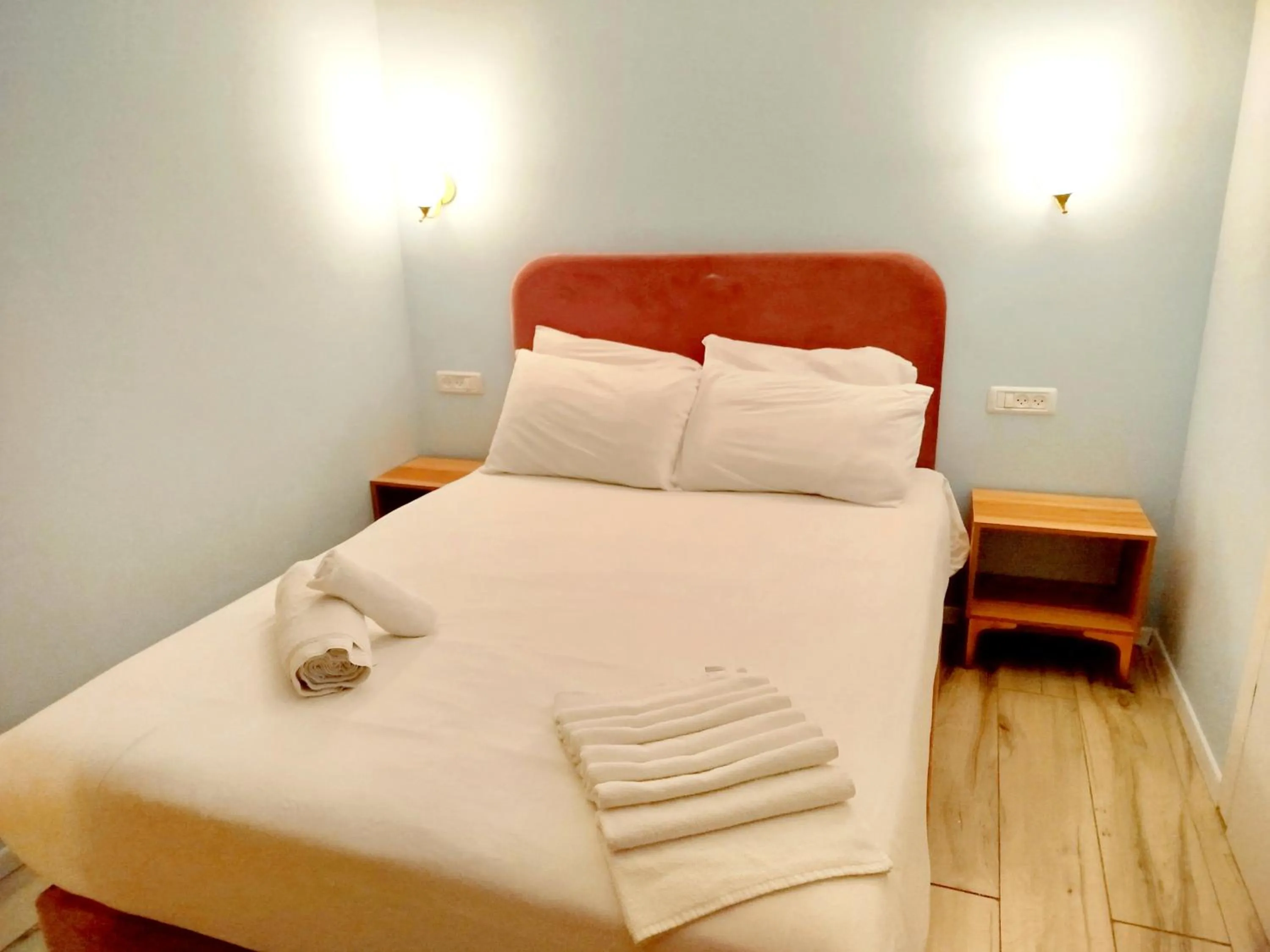 Bed in La Perle Jerusalem City Center - Self Check-in hotel