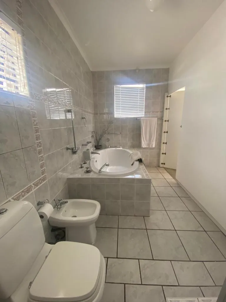 Bath in Au Plais De Langebaan at Palm Tree Villa