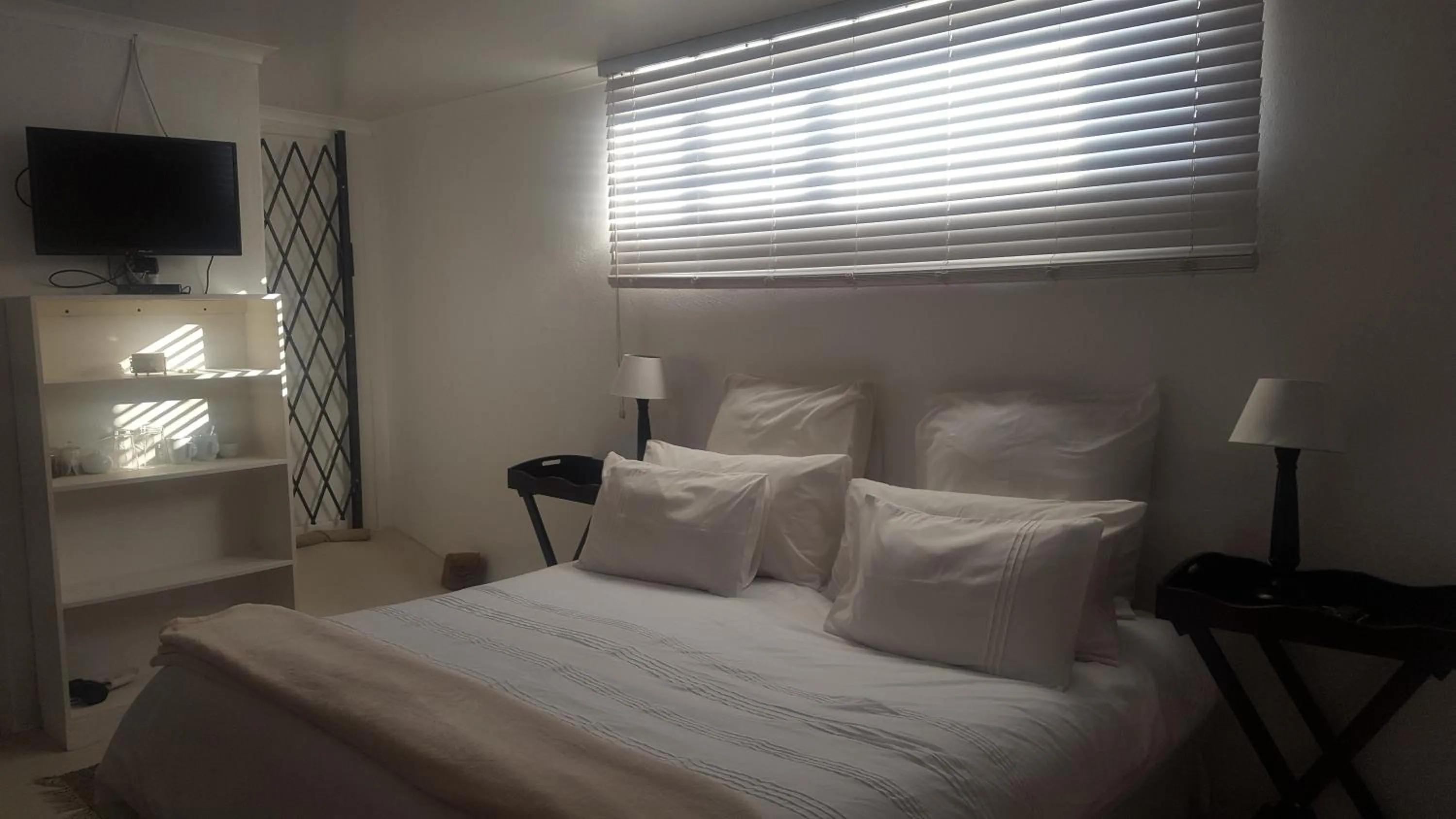 Bedroom, Bed in Au Plais De Langebaan at Palm Tree Villa