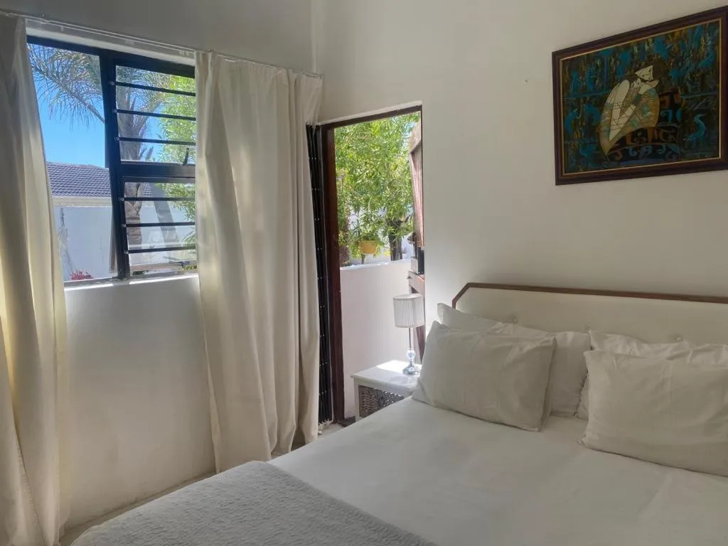 Bedroom, Bed in Au Plais De Langebaan at Palm Tree Villa
