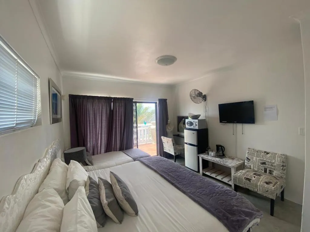 Bedroom, Bed in Au Plais De Langebaan at Palm Tree Villa