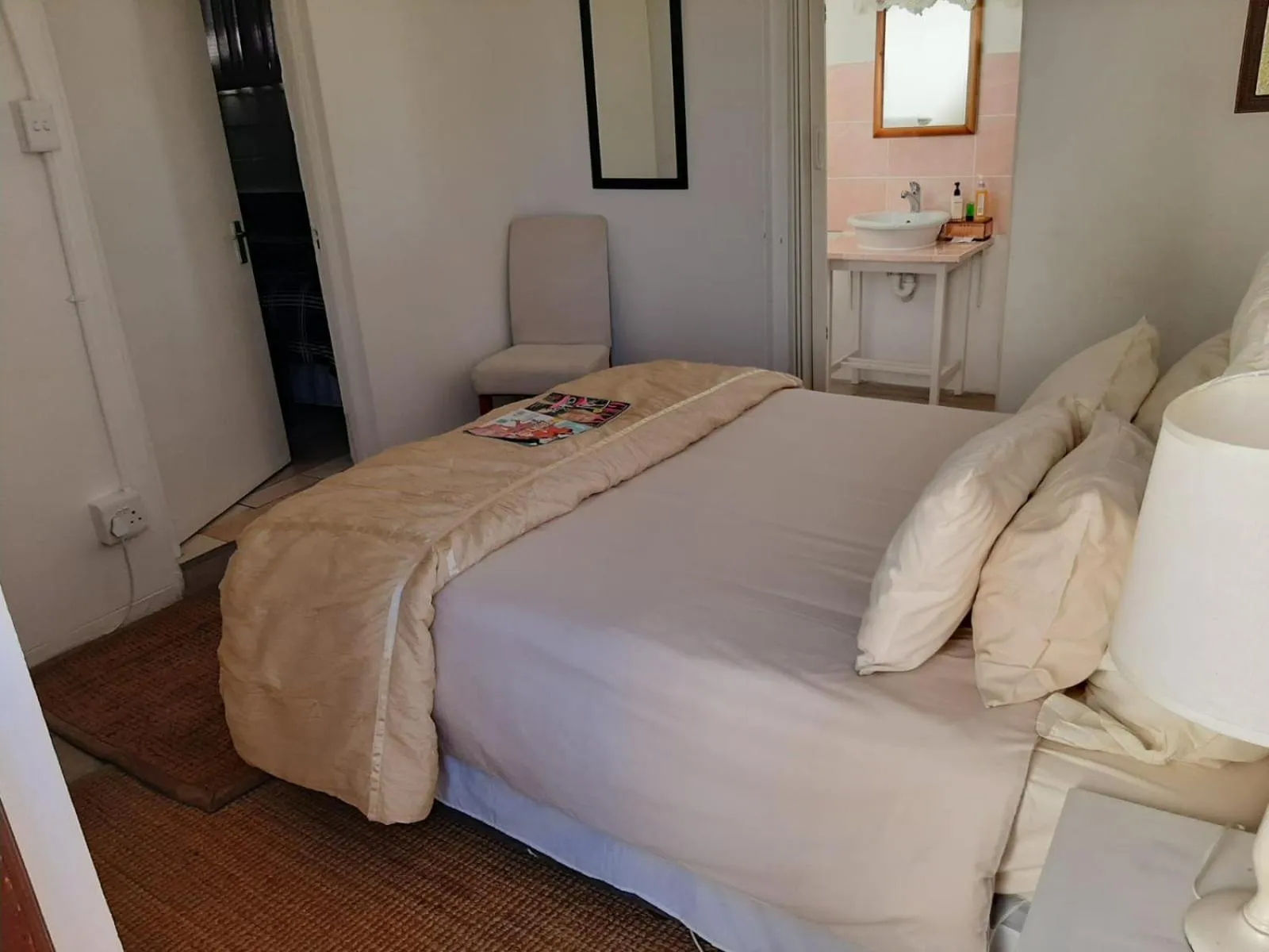 Bedroom, Bed in Au Plais De Langebaan at Palm Tree Villa