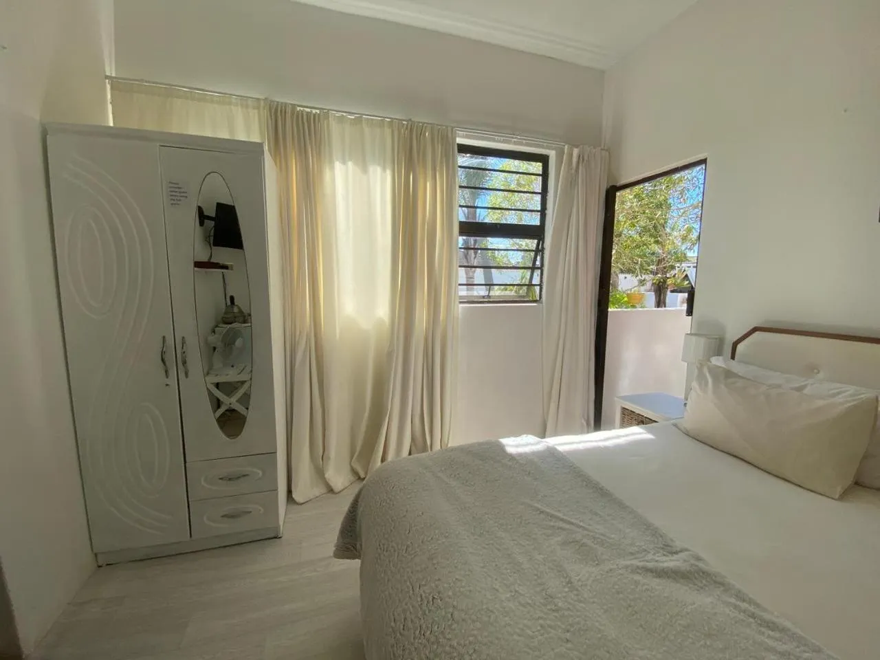 Bedroom, Bed in Au Plais De Langebaan at Palm Tree Villa
