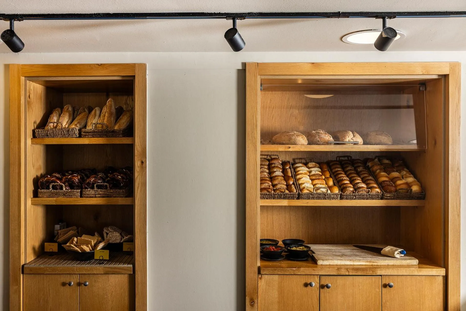 Food and drinks in EVE Eilat by Adam Hotels