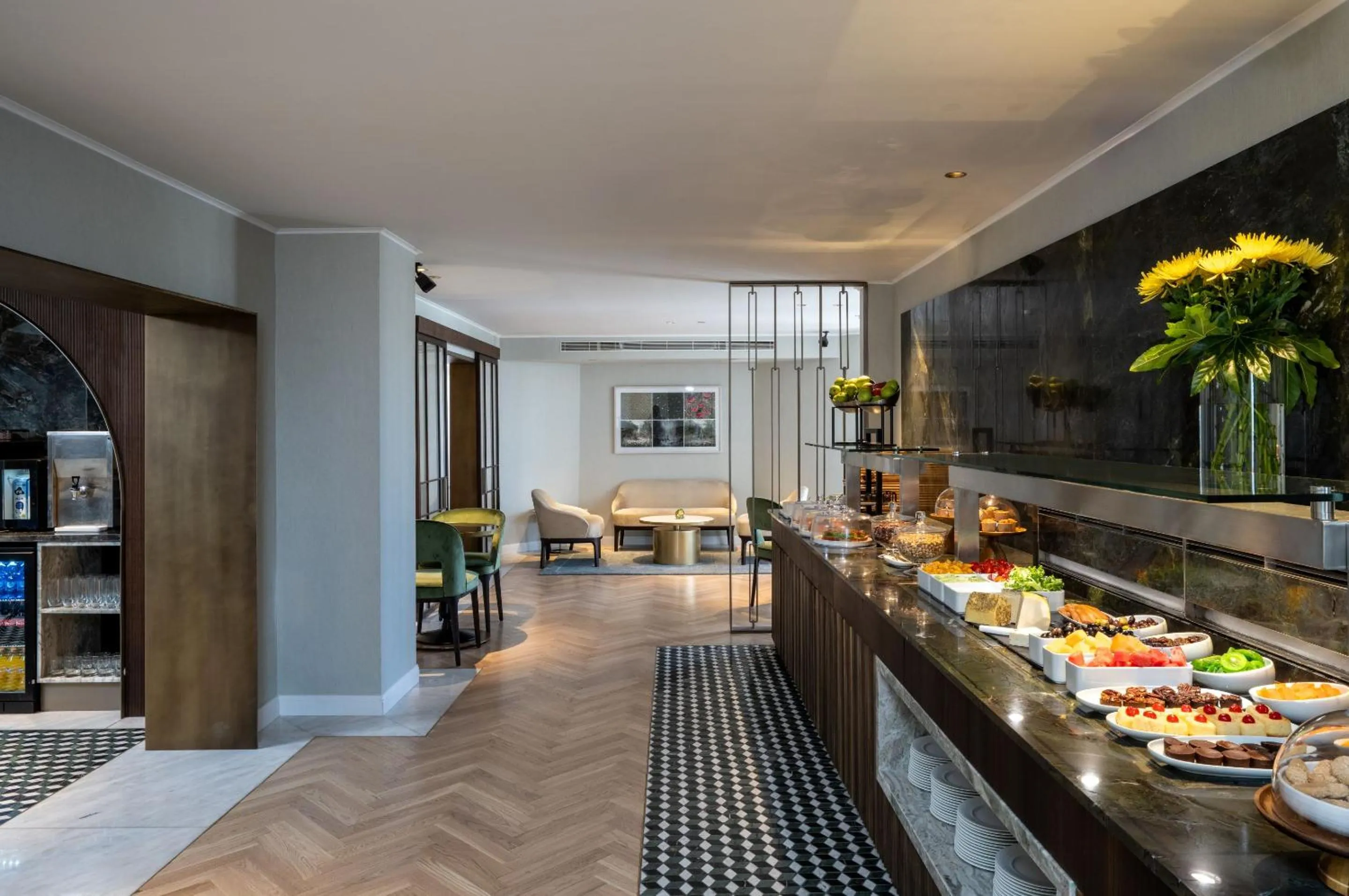 Lounge or bar in The Inbal Jerusalem