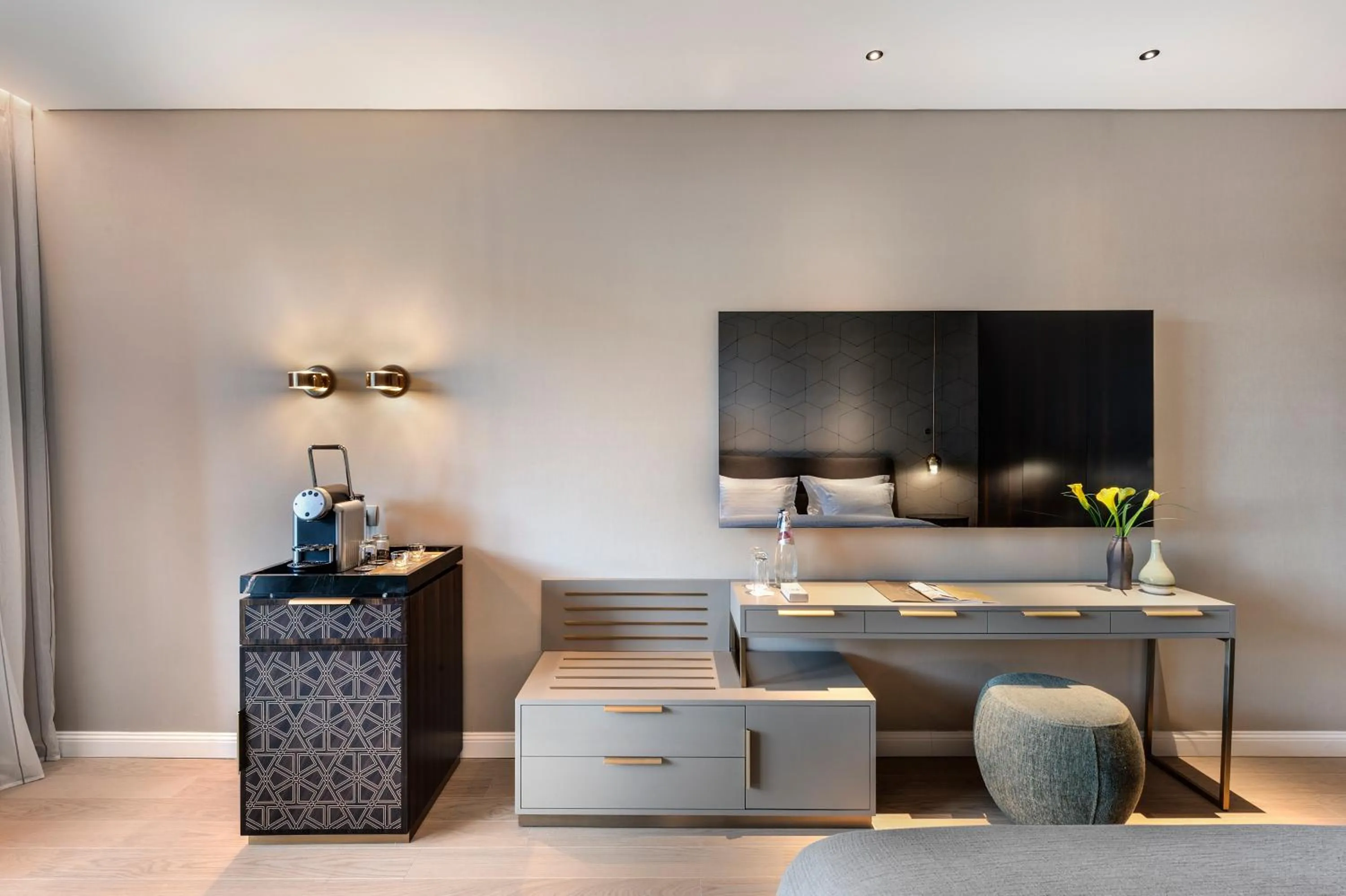 TV and multimedia in The Inbal Jerusalem