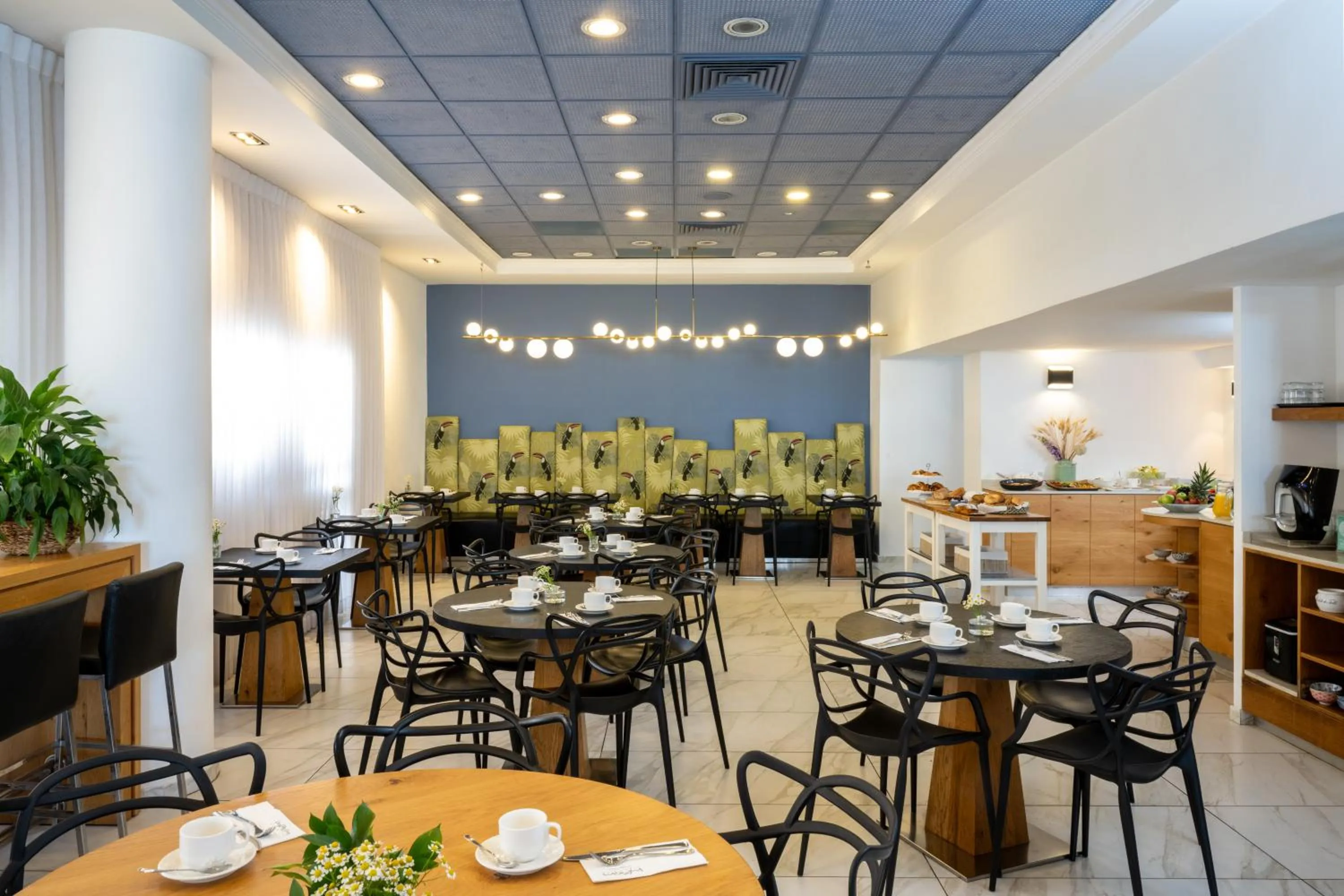 Restaurant/places to eat in Maxim Design Hotel 3 Star Superior