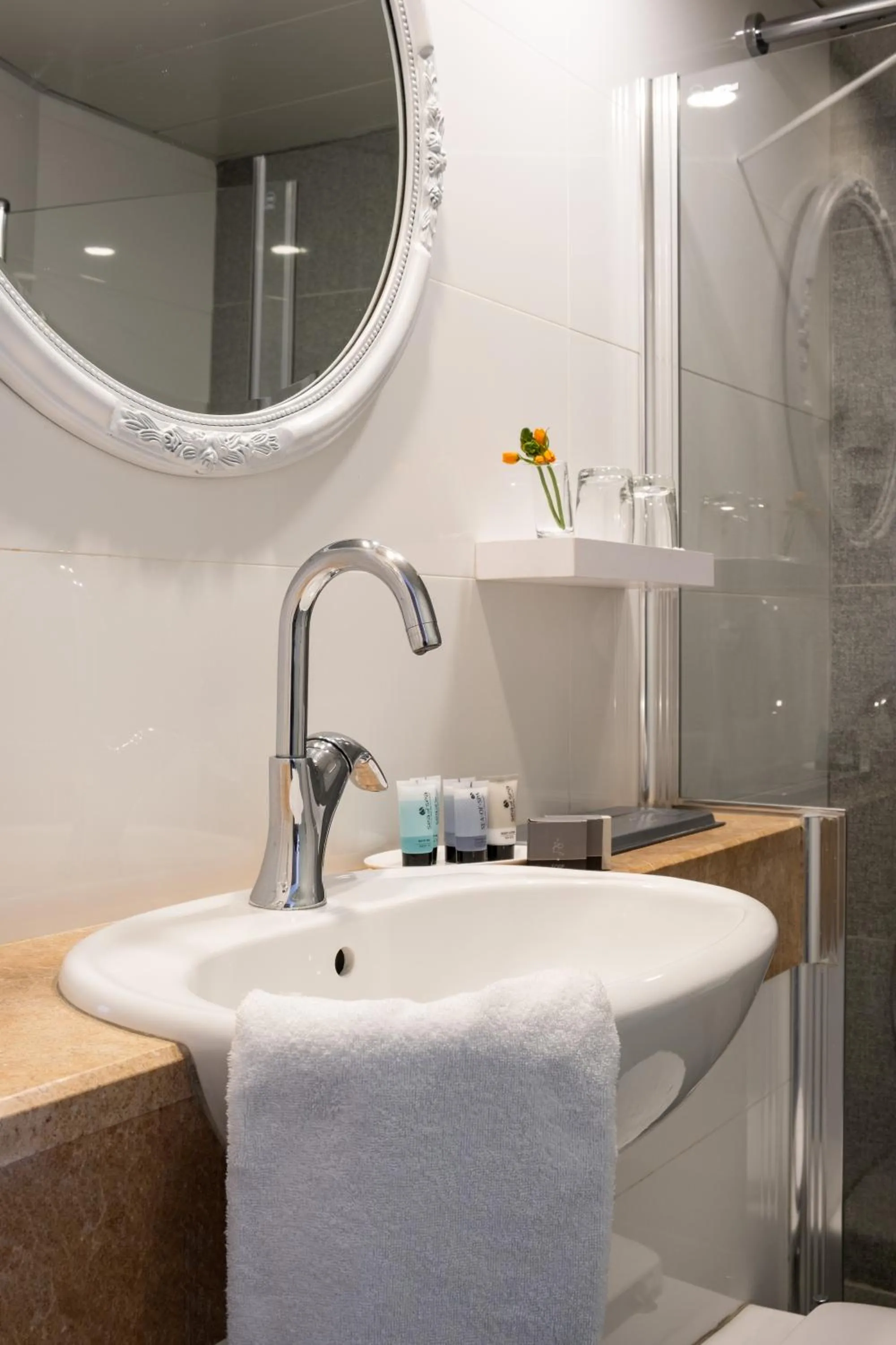 Shower in Maxim Design Hotel 3 Star Superior