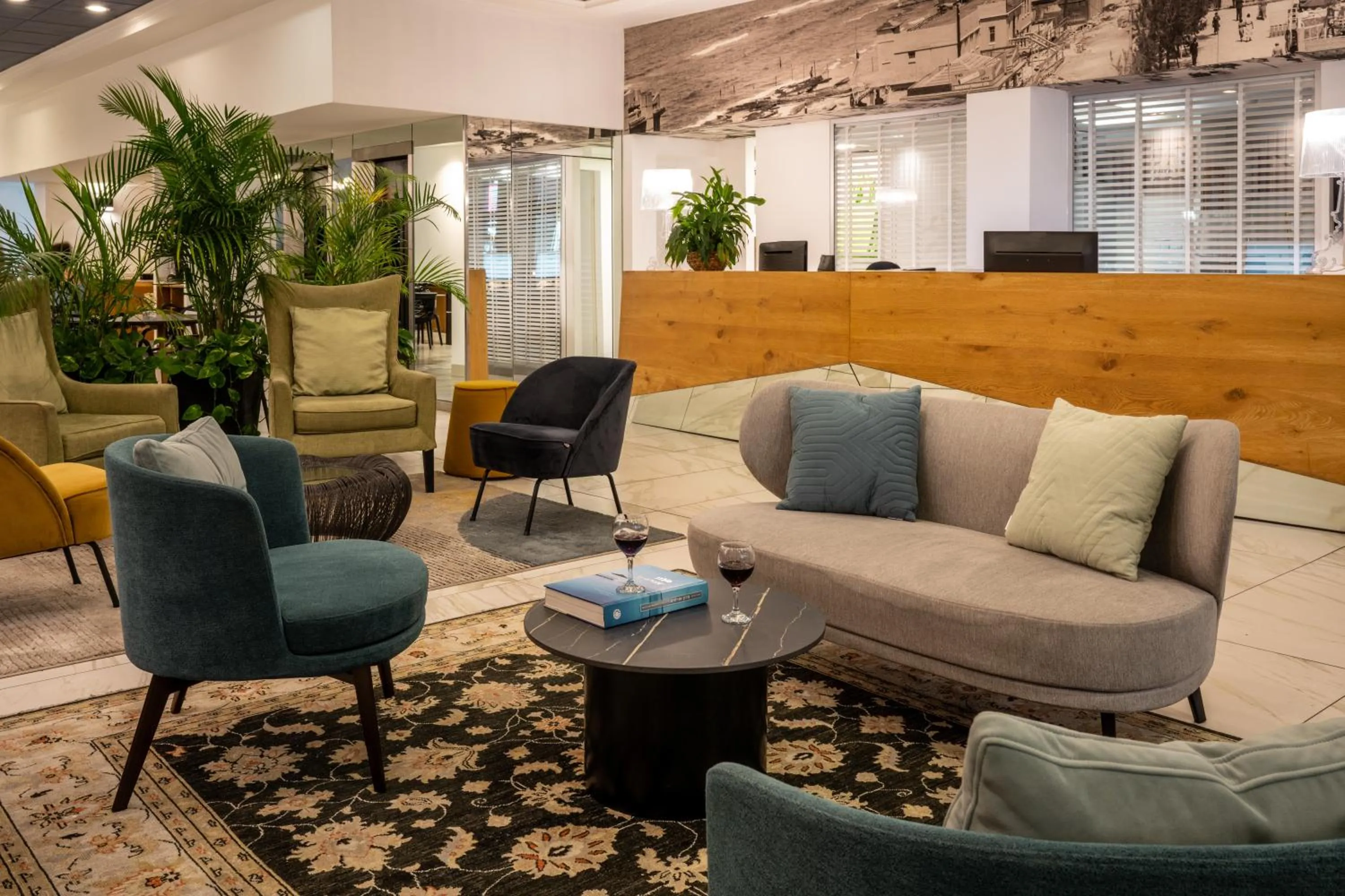 Seating area in Maxim Design Hotel 3 Star Superior