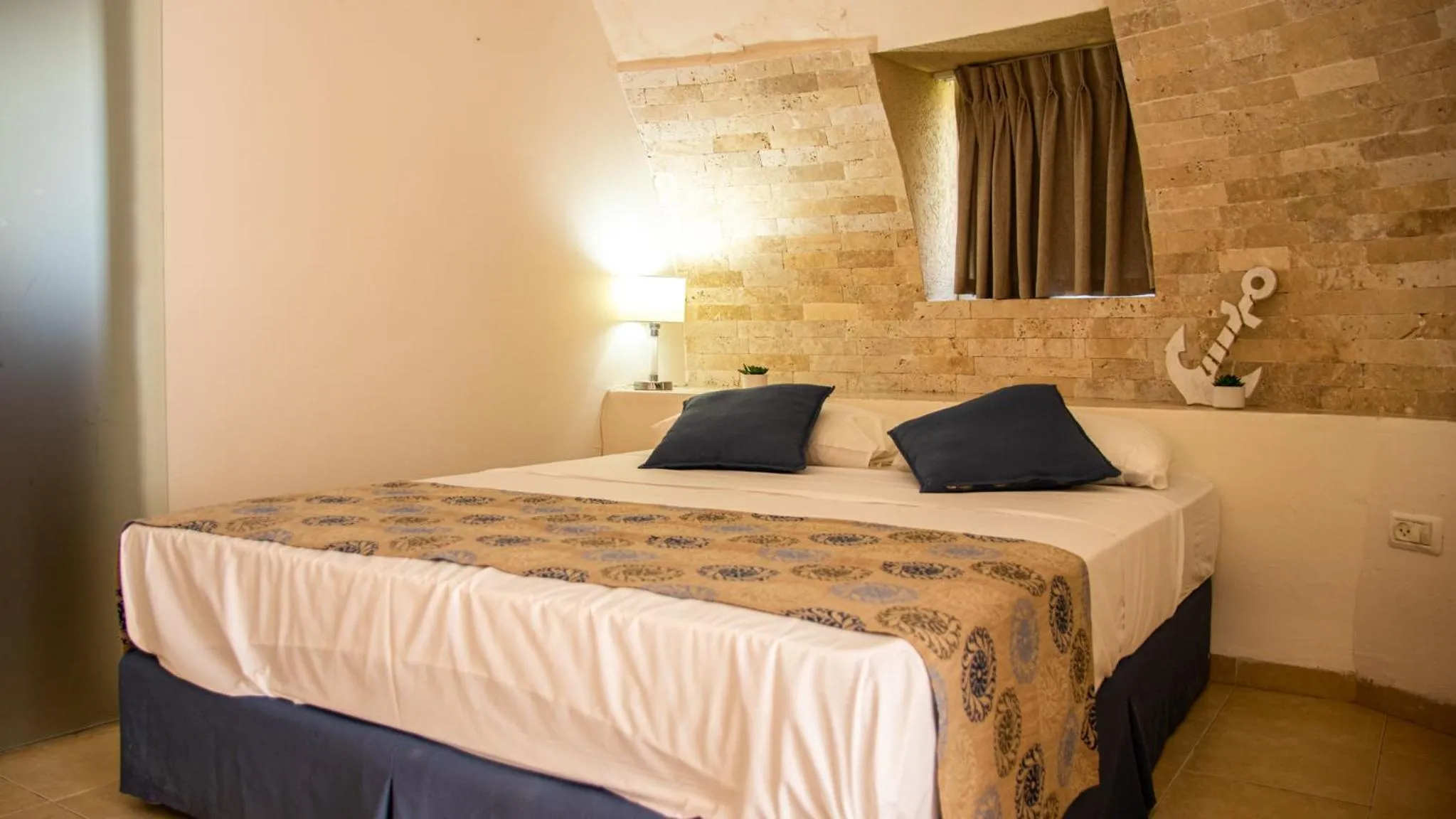 Bed in Dor Country Lodging