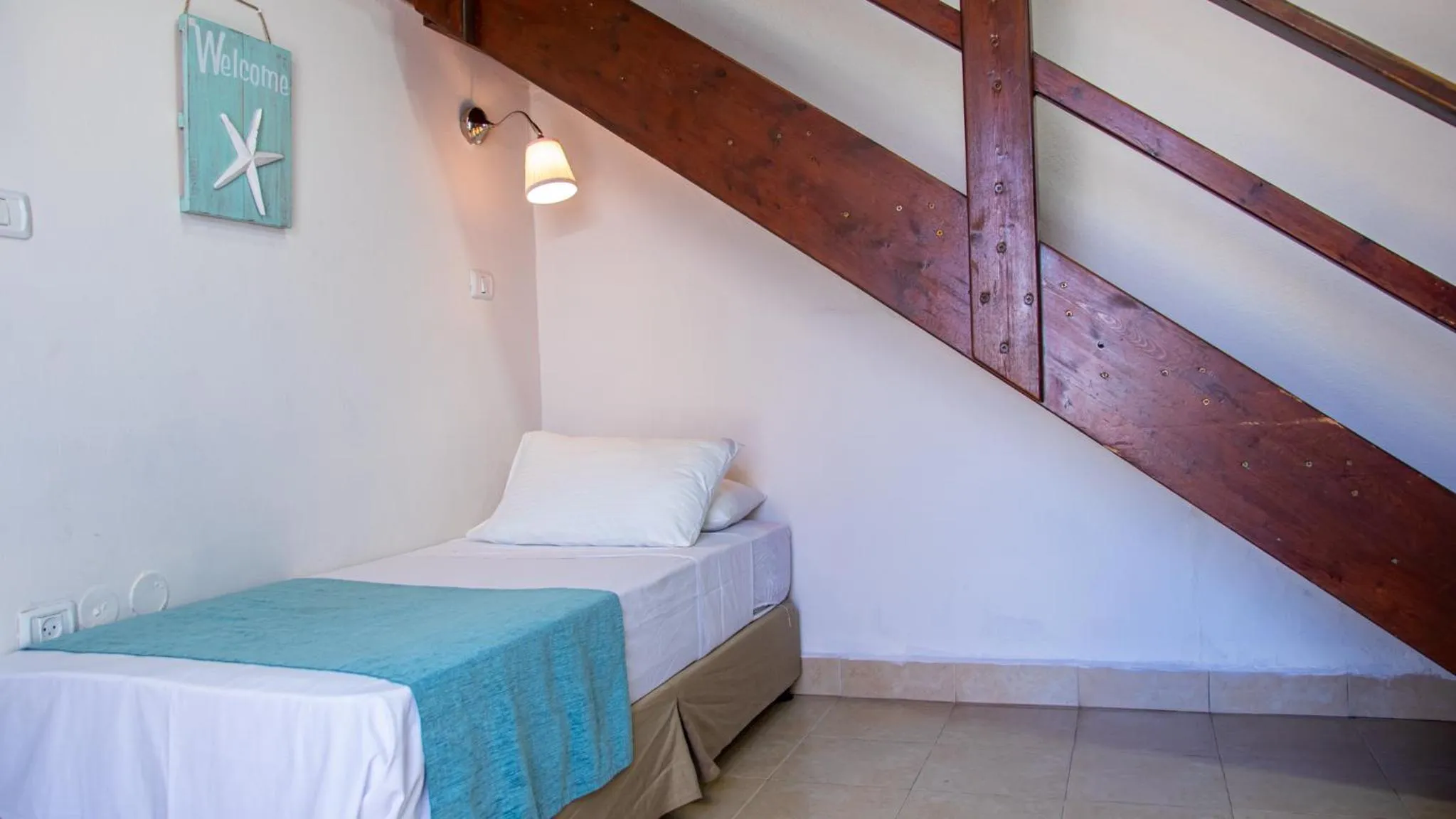 Bed in Dor Country Lodging