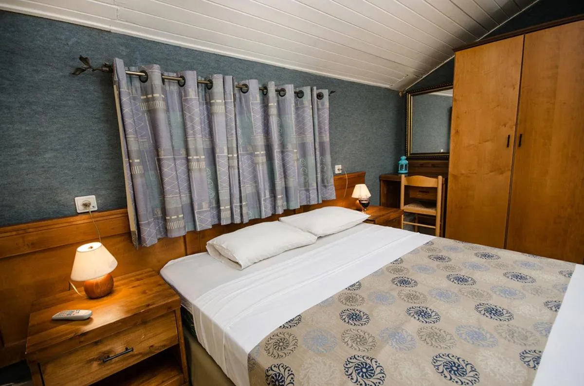 Bed in Dor Country Lodging