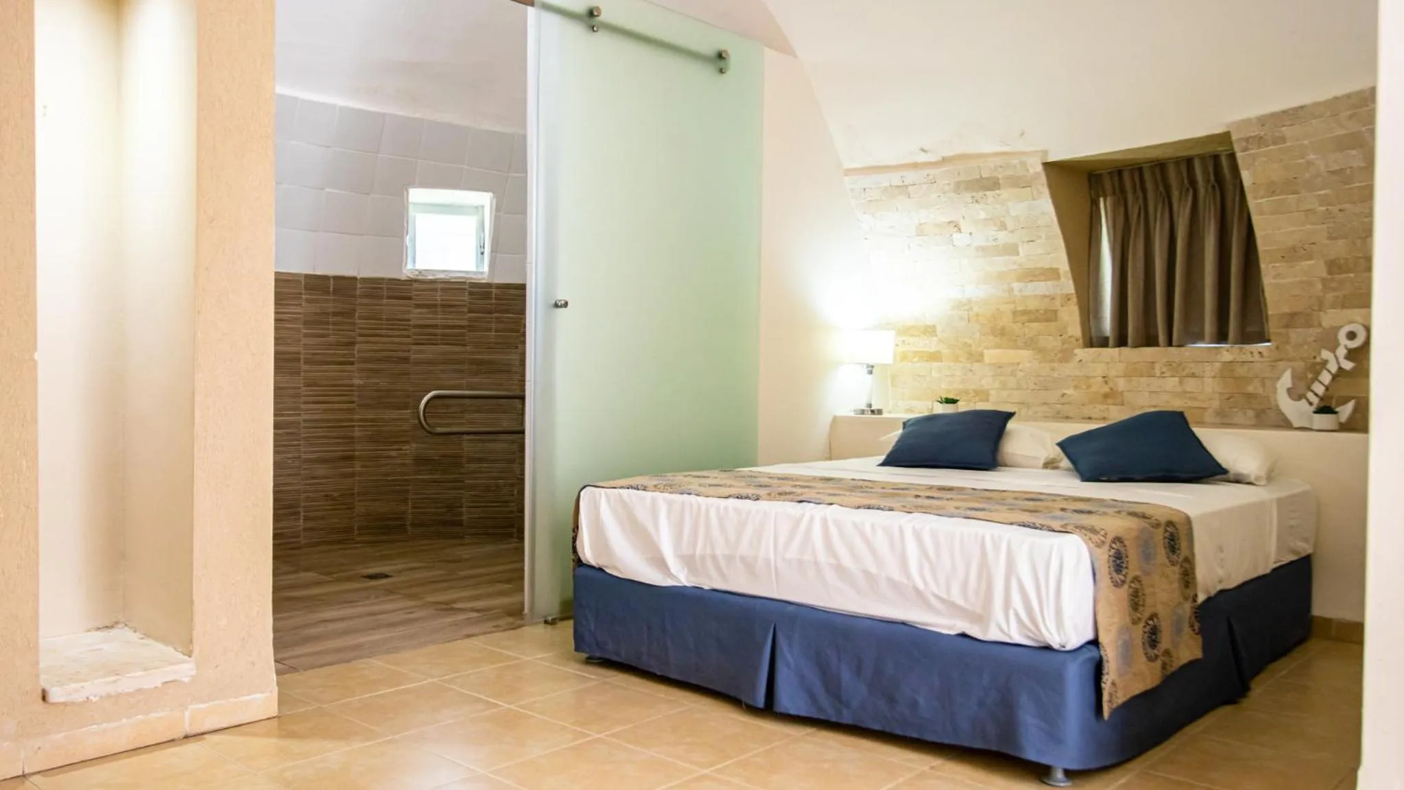 Bed in Dor Country Lodging