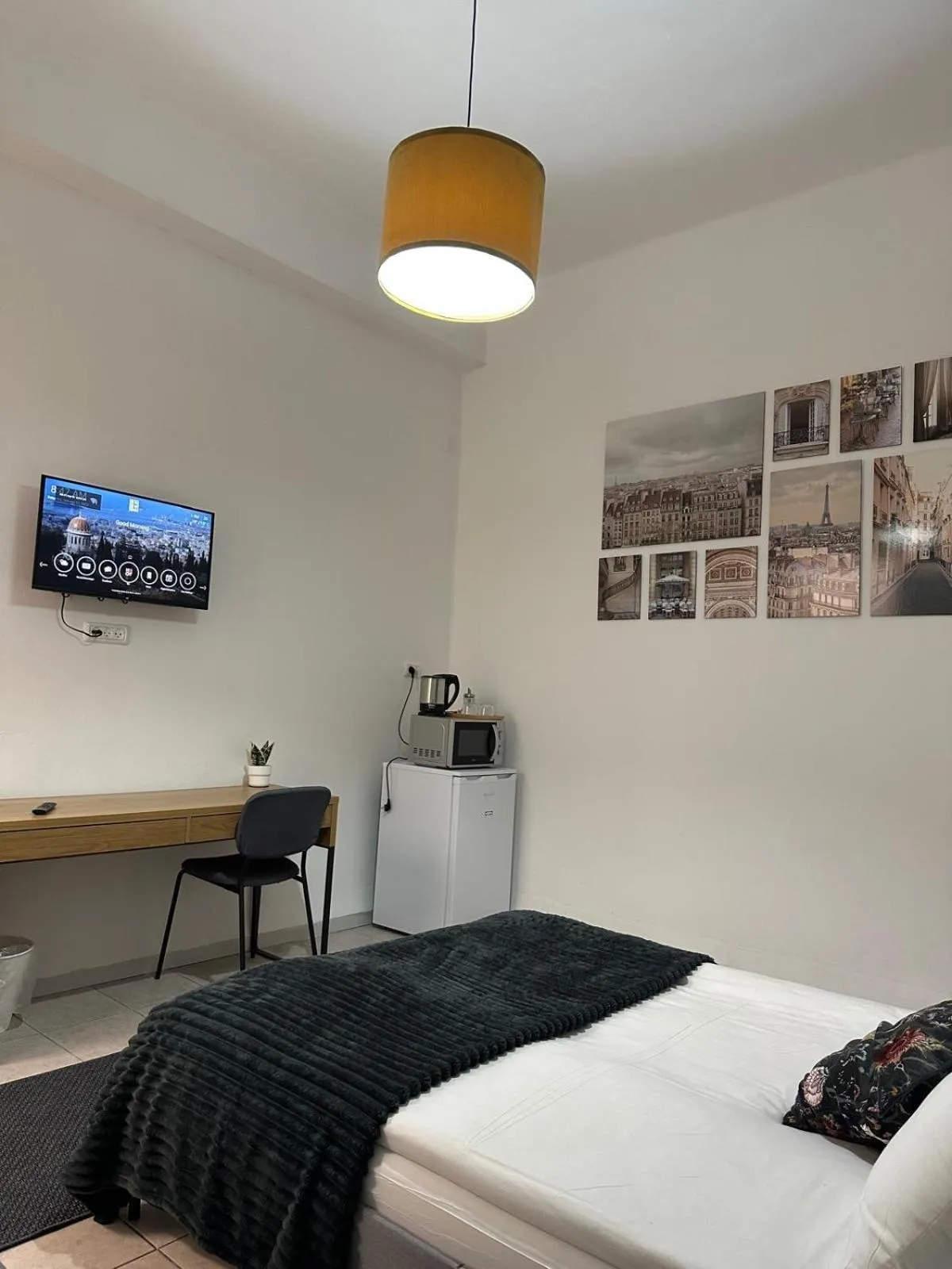 Bedroom, Bed in Eden Hotel