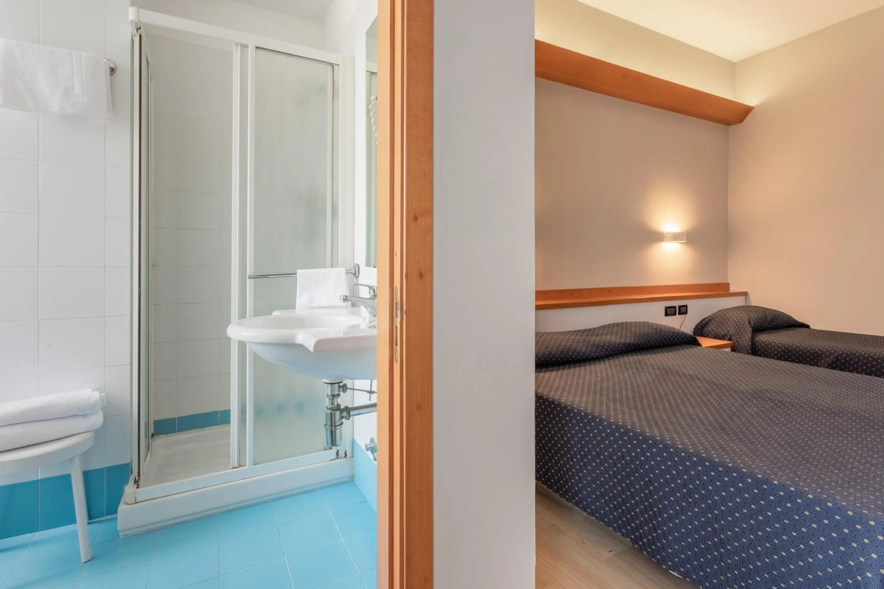 Bedroom, Bed in Hotel Touring