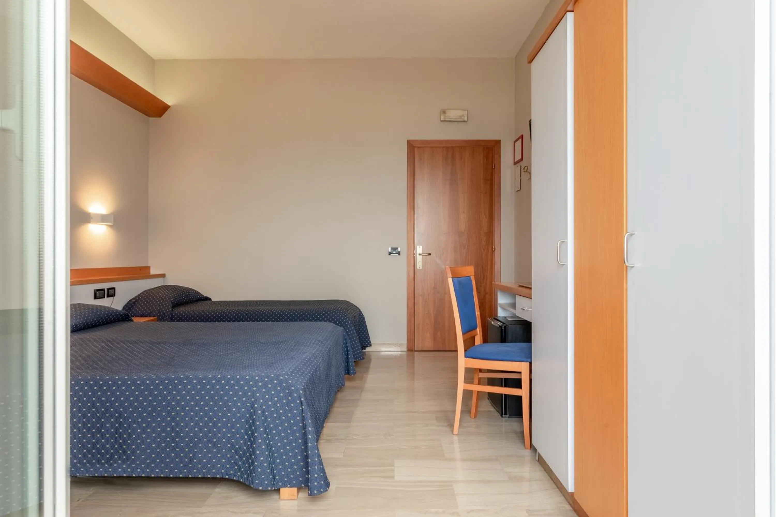 Bedroom, Bed in Hotel Touring