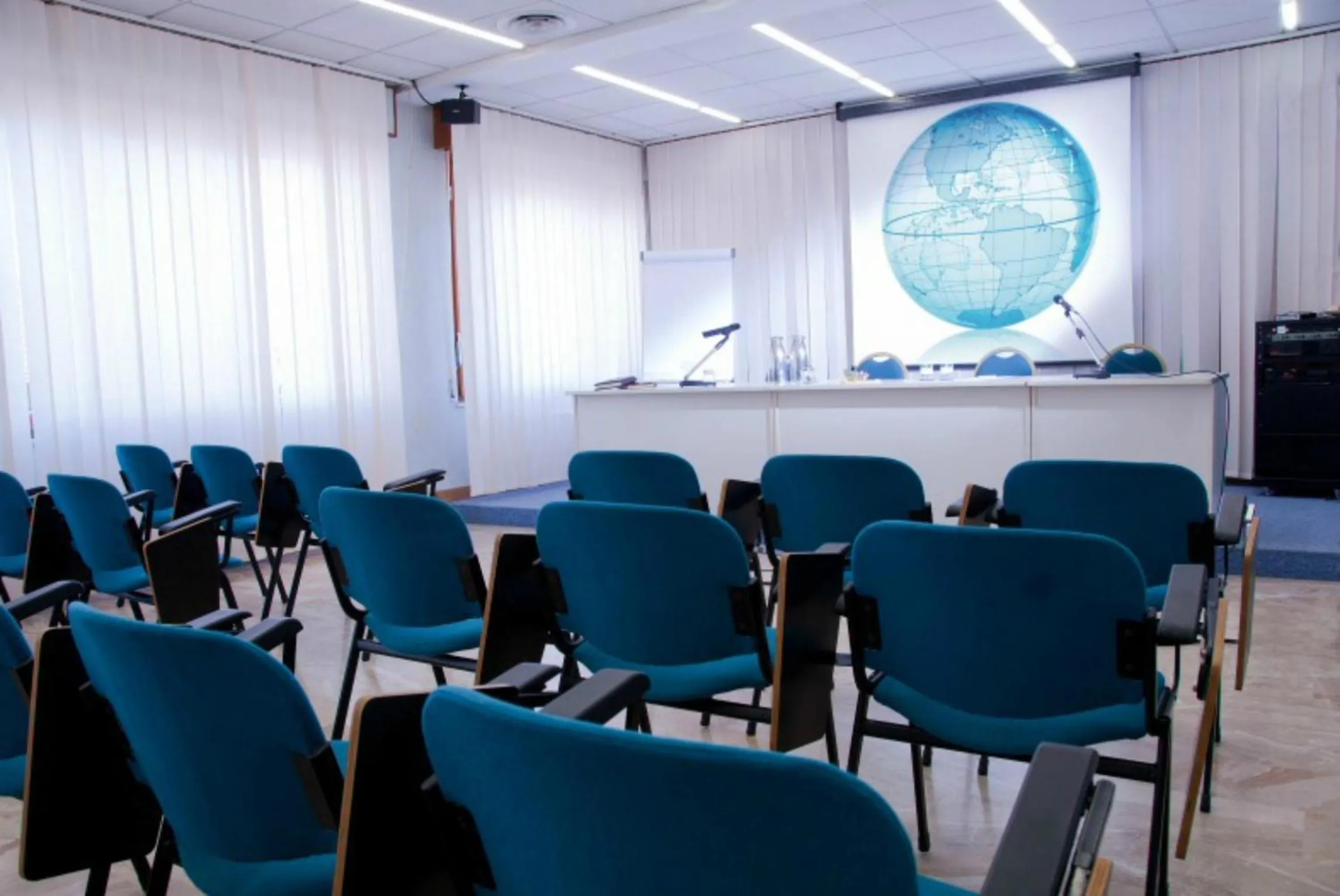 Business facilities in Hotel Touring