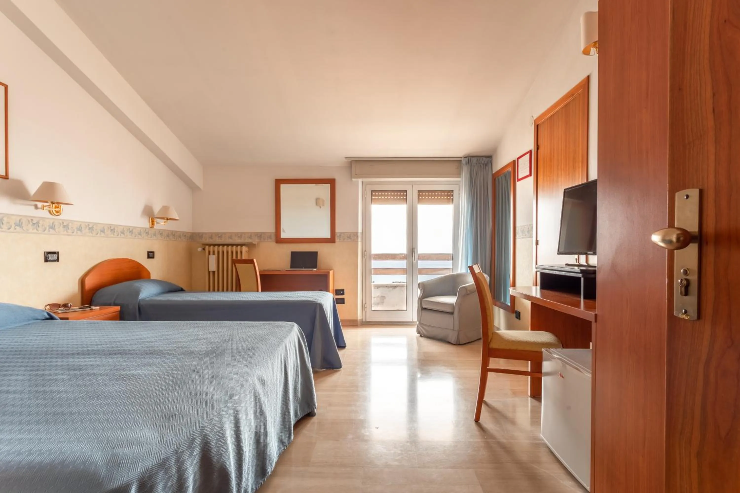 Bedroom, Bed in Hotel Touring