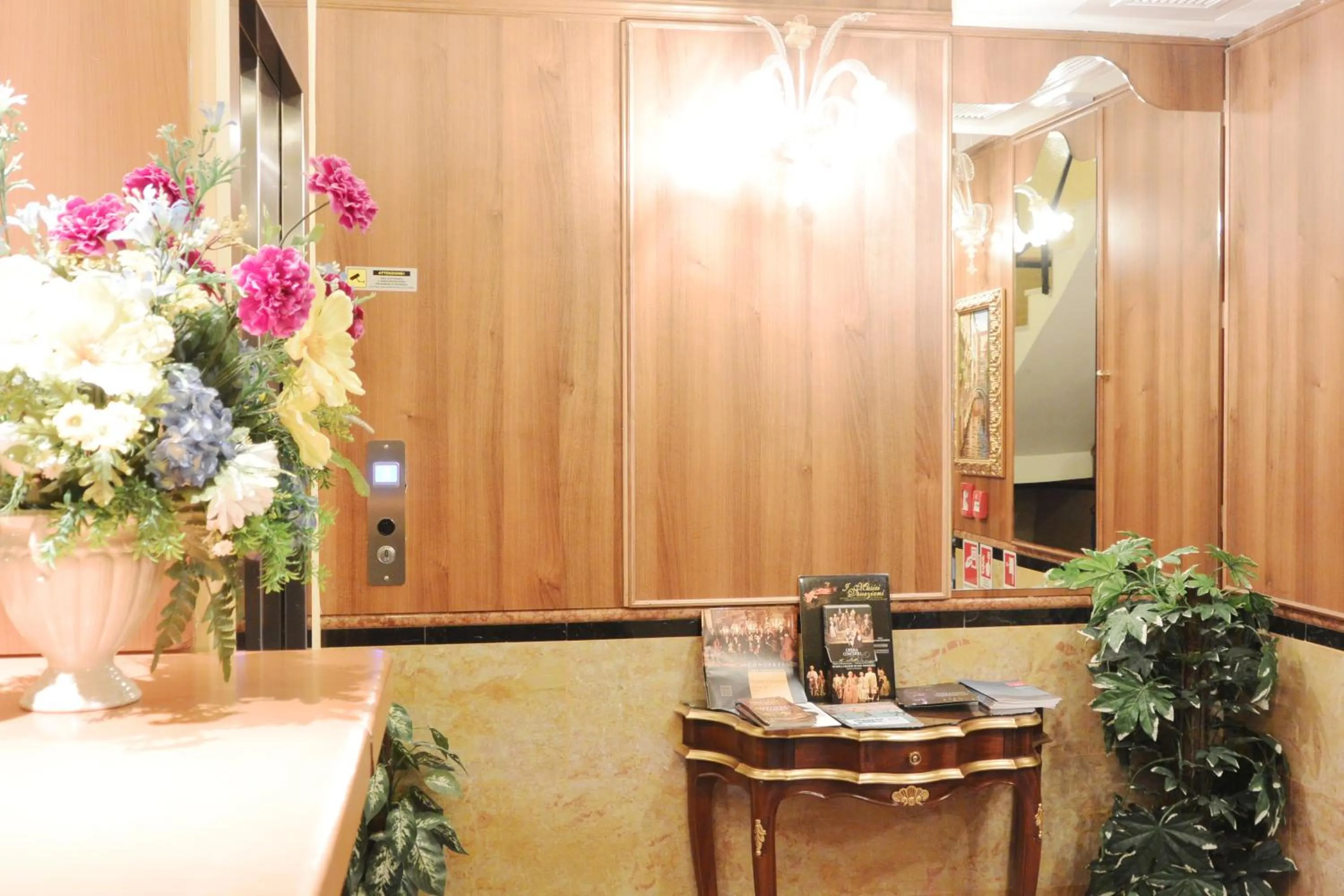 Lobby or reception in Hotel Città Di Milano