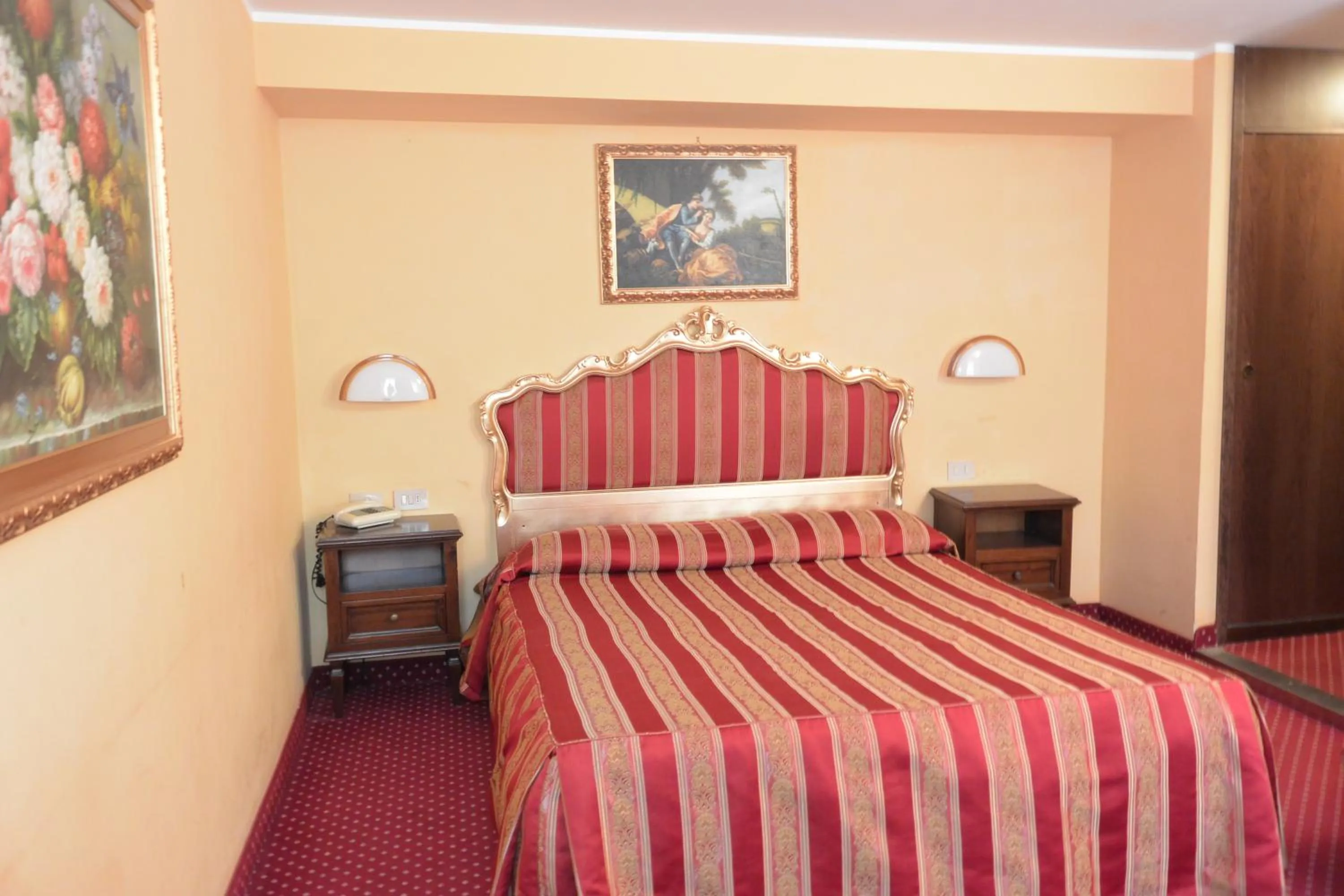Photo of the whole room, Bed in Hotel Città Di Milano