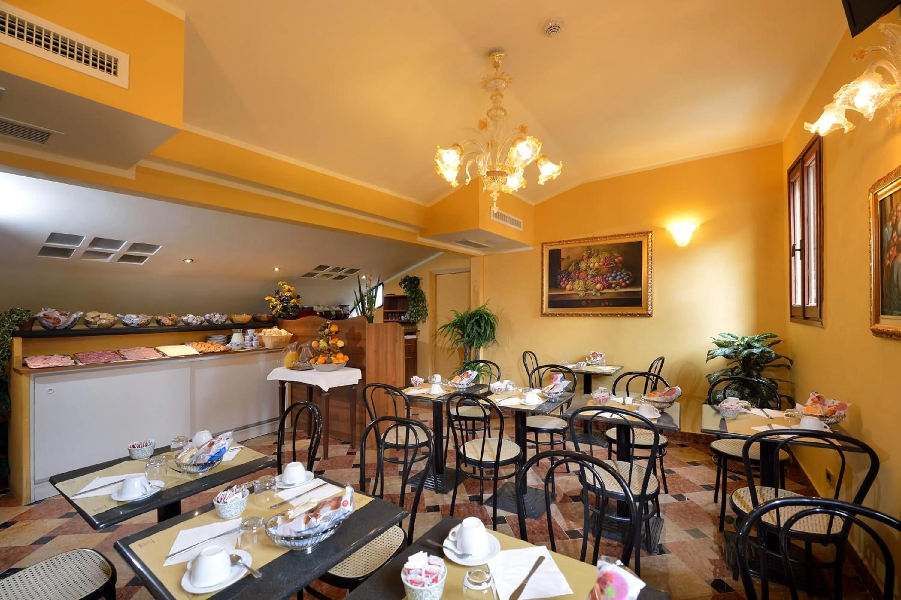 Restaurant/places to eat in Hotel Città Di Milano