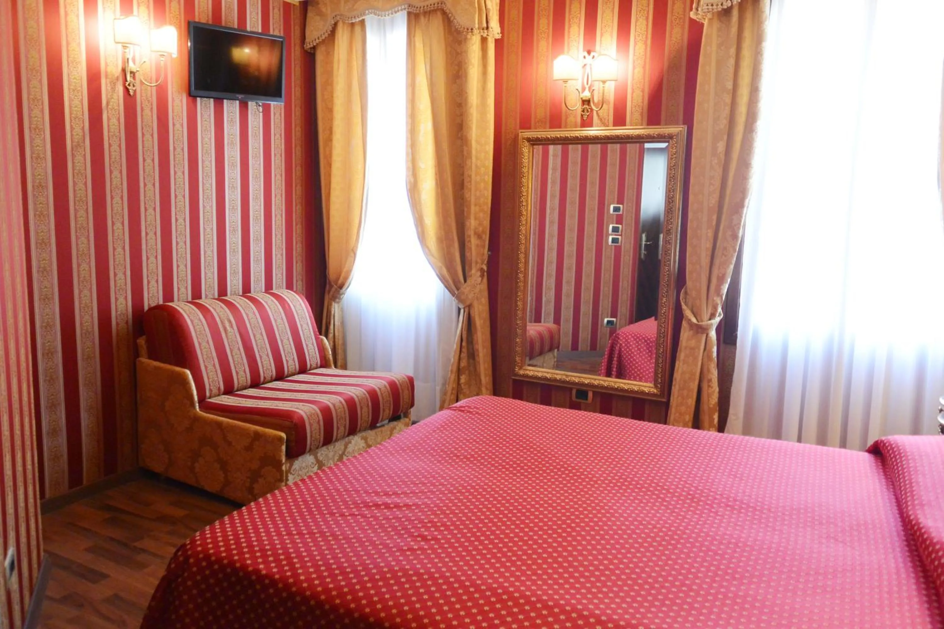 Photo of the whole room, Bed in Hotel Città Di Milano