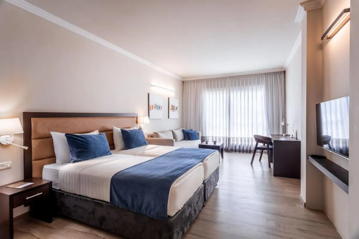 Photo of the whole room, Bed in Kfar Maccabiah Business & Sport Hotel