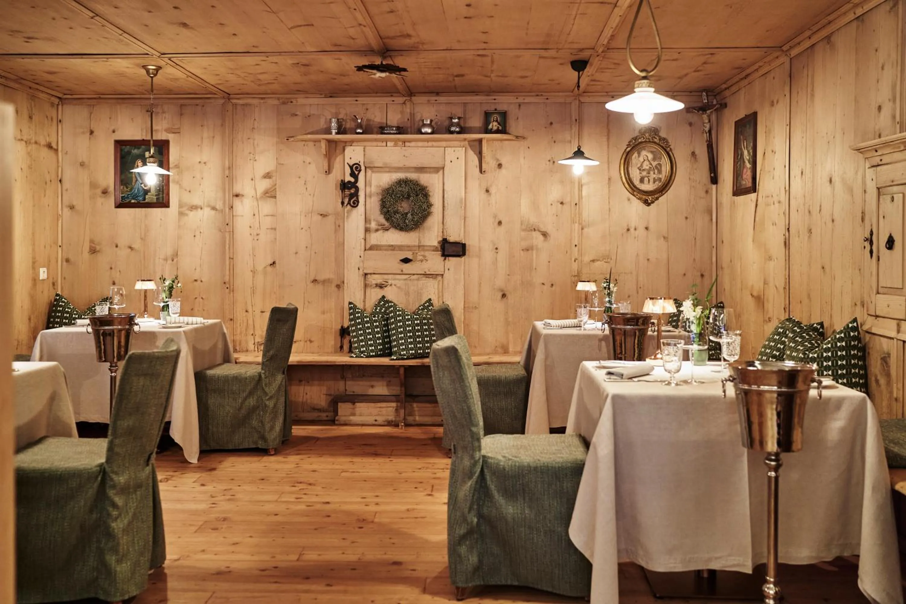 Restaurant/places to eat in Goldene Rose Karthaus a member of Small Luxury Hotels of the World