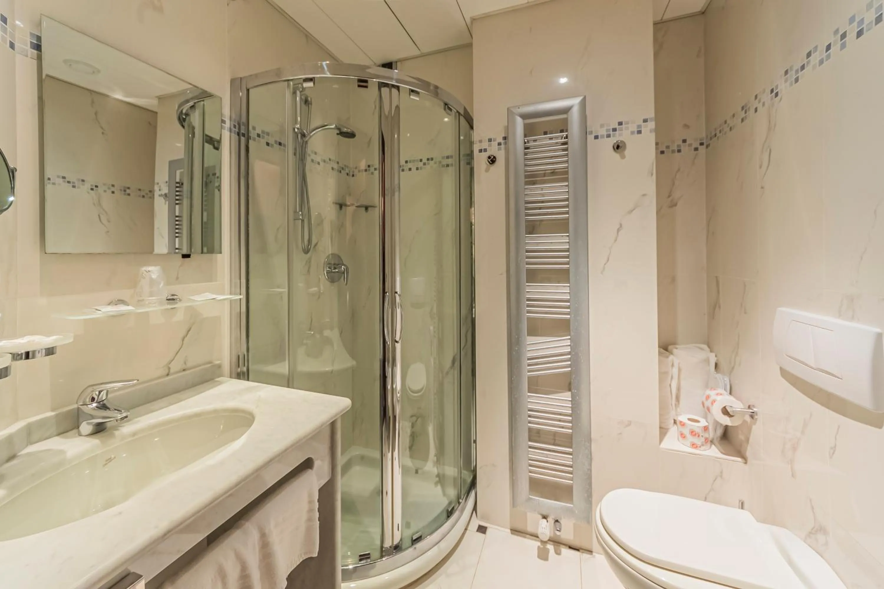 Bathroom in Dado Hotel International