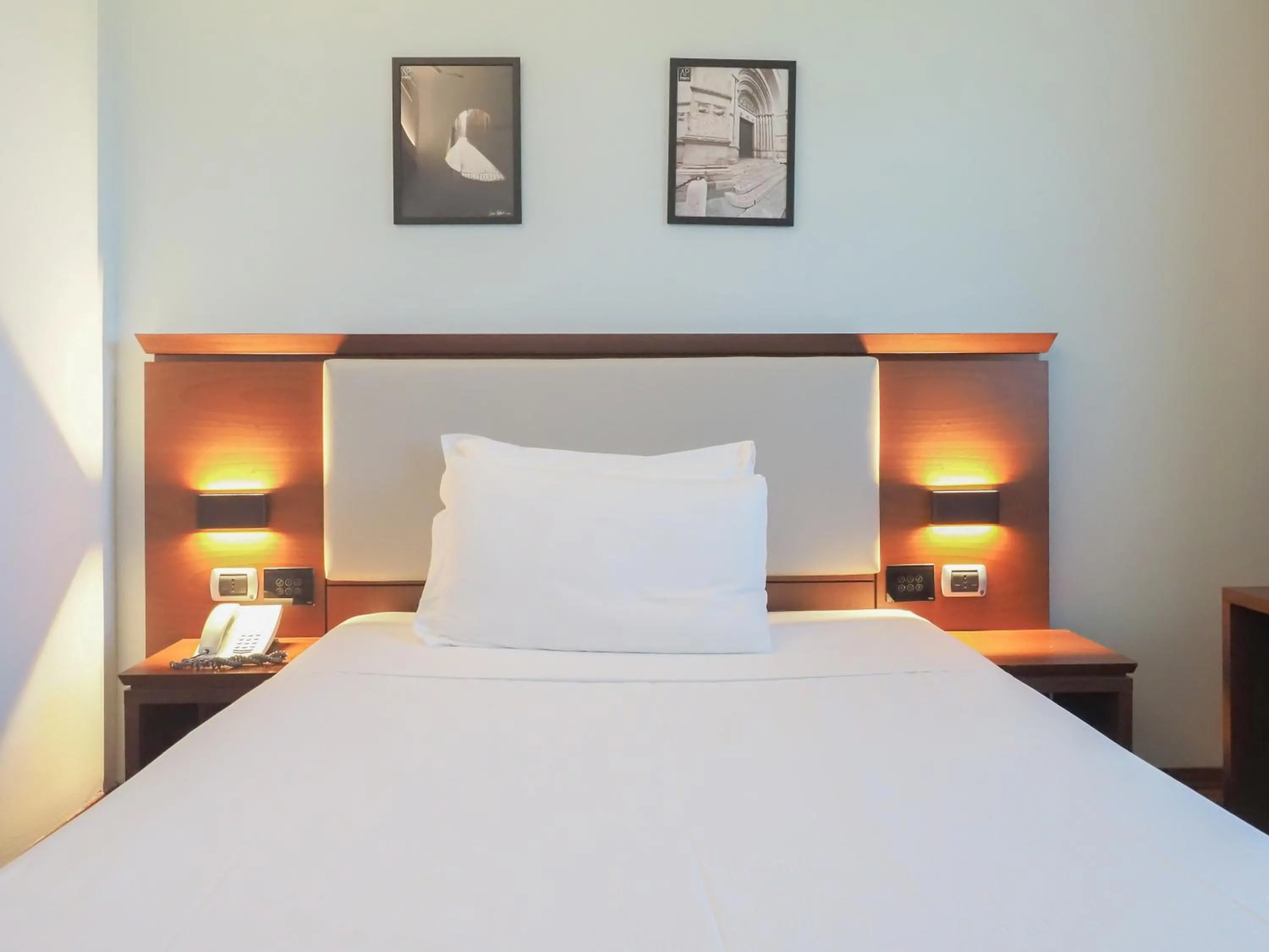 Bed in Dado Hotel International