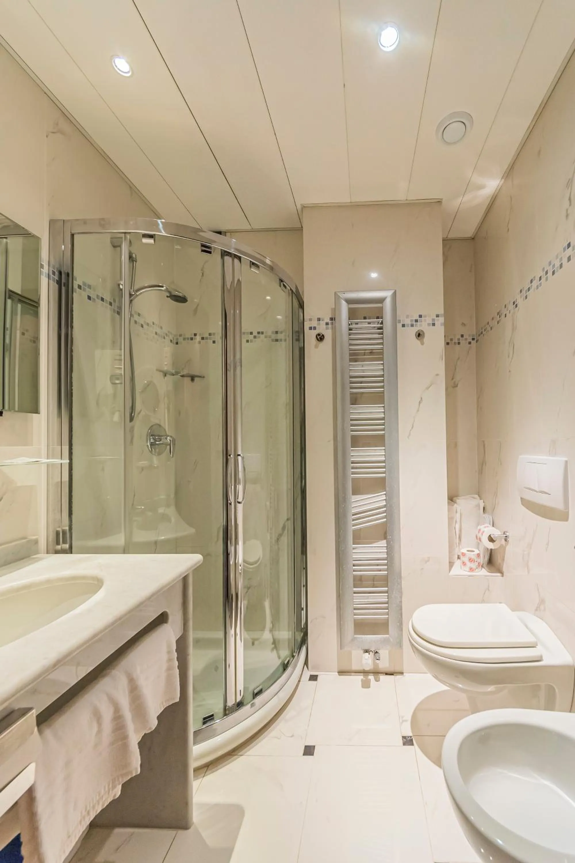 Bathroom in Dado Hotel International