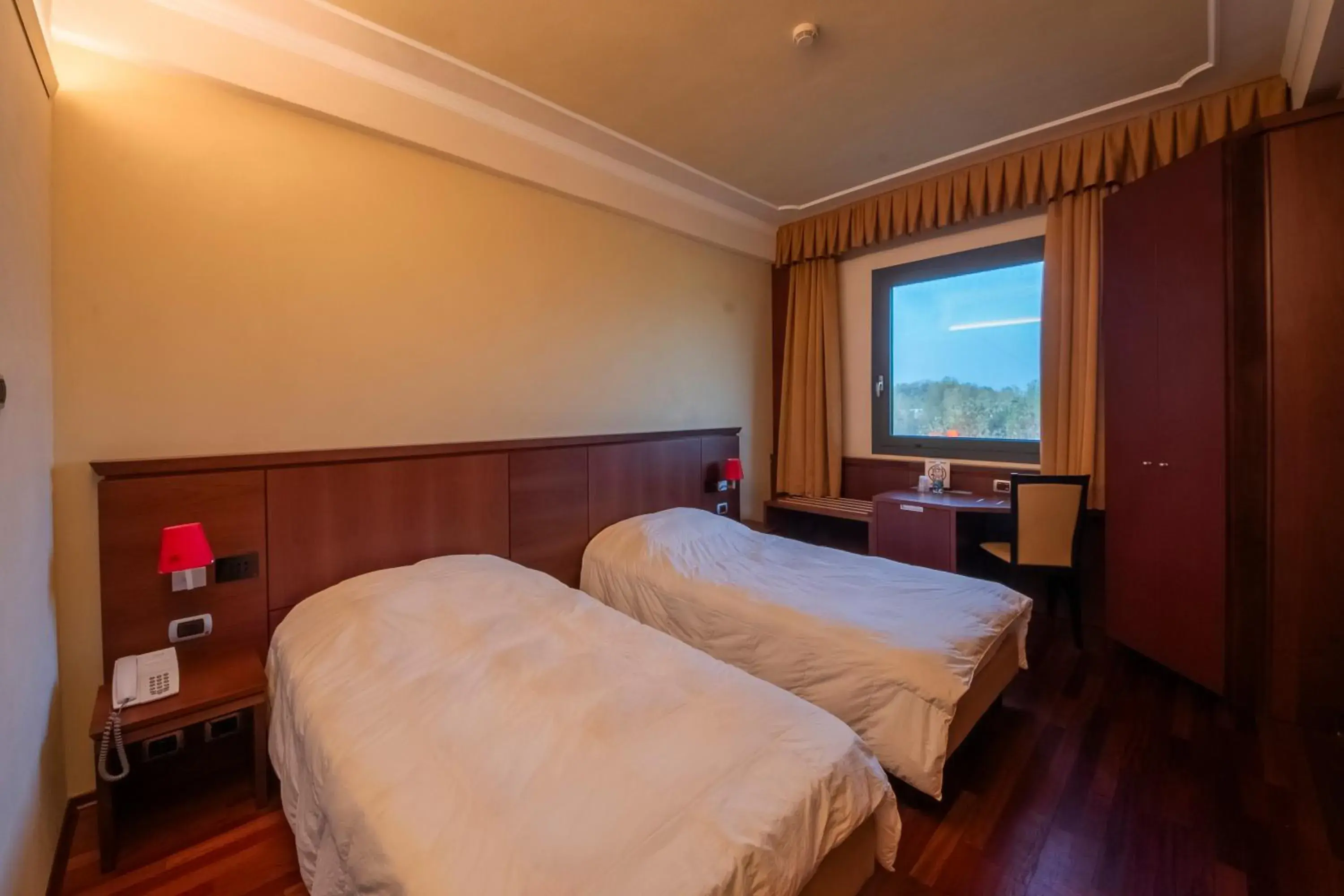 Twin Room in Dado Hotel International Twin Room in Dado Hotel International