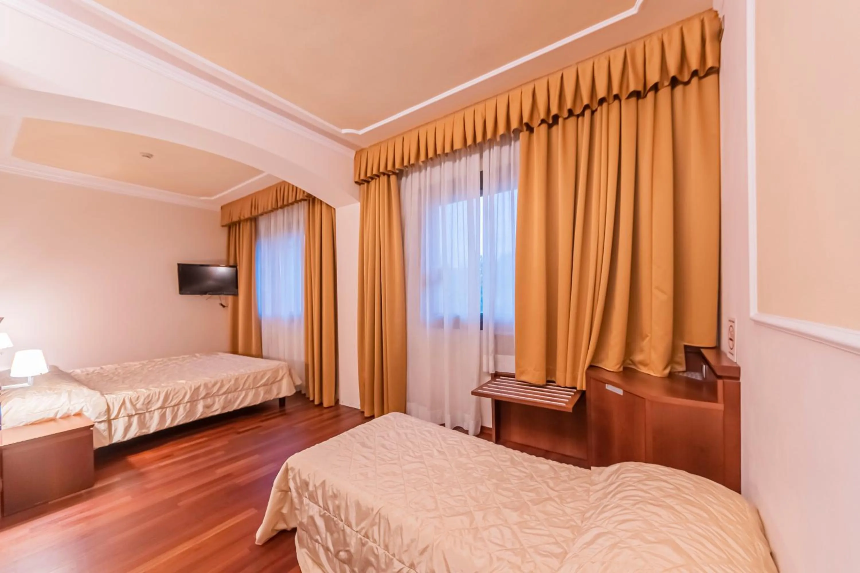 Photo of the whole room, Bed in Dado Hotel International