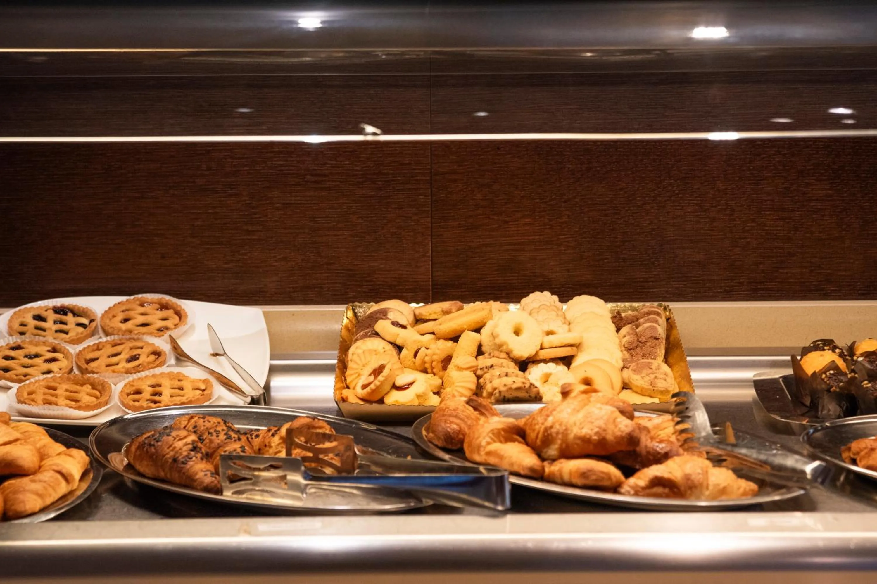 Food in Dado Hotel International