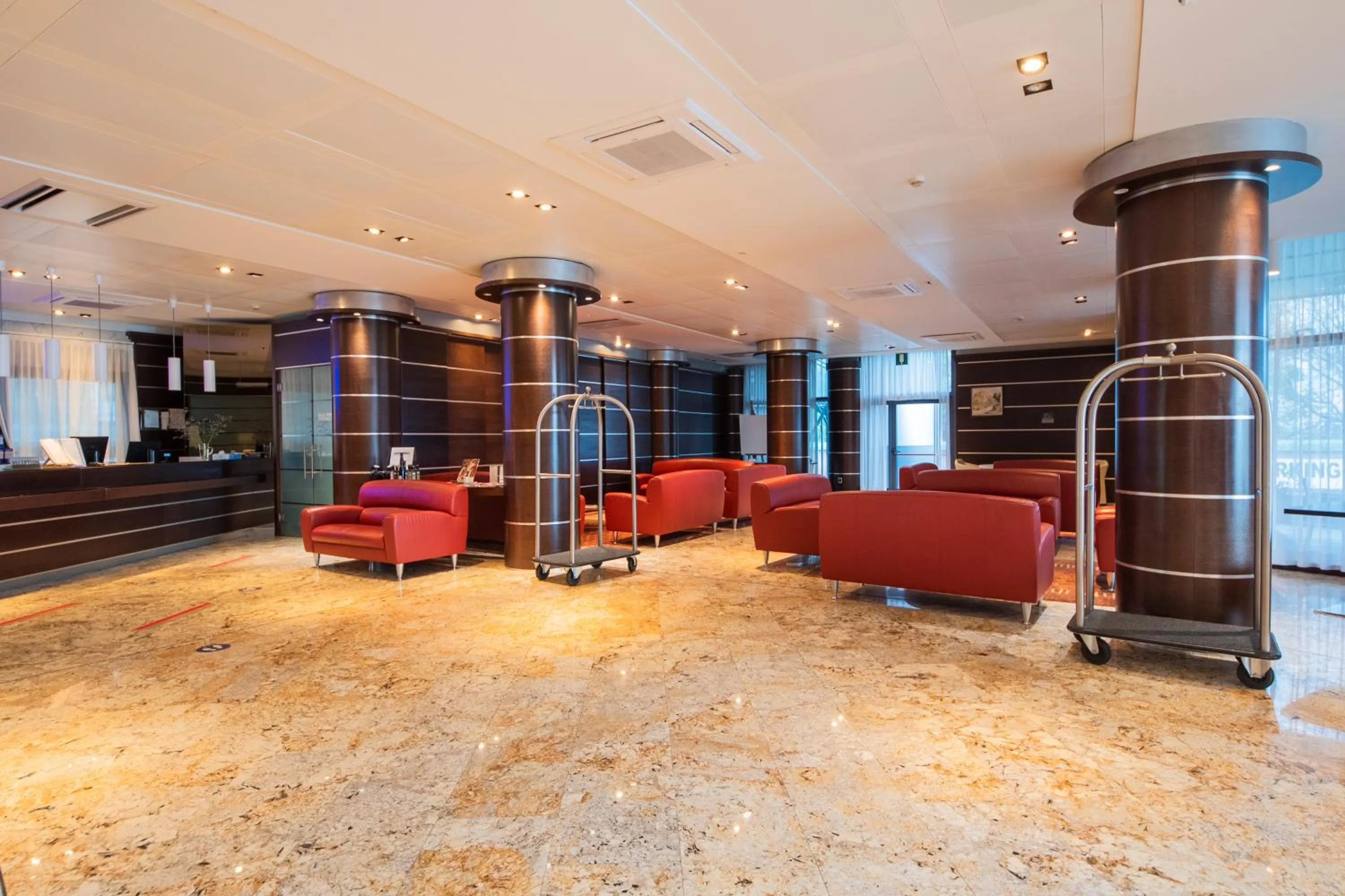 Lobby or reception in Dado Hotel International