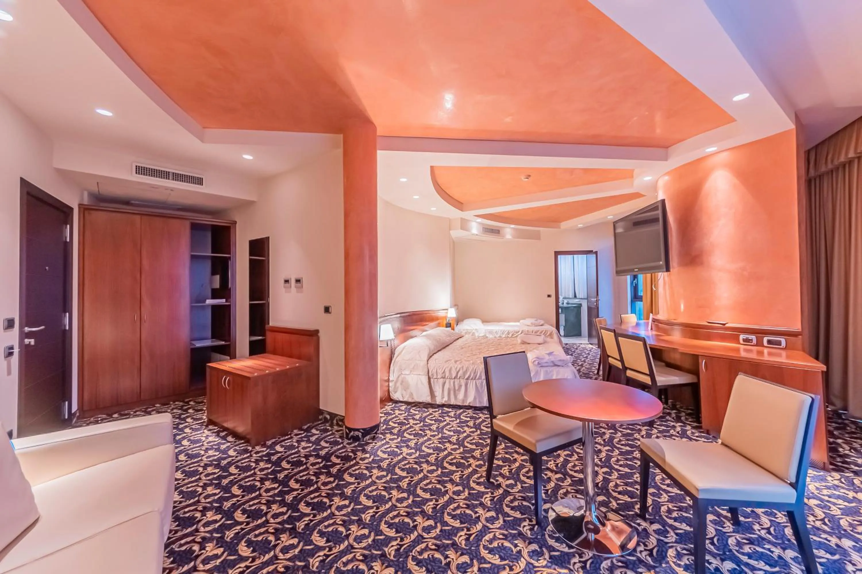 Bed in Dado Hotel International