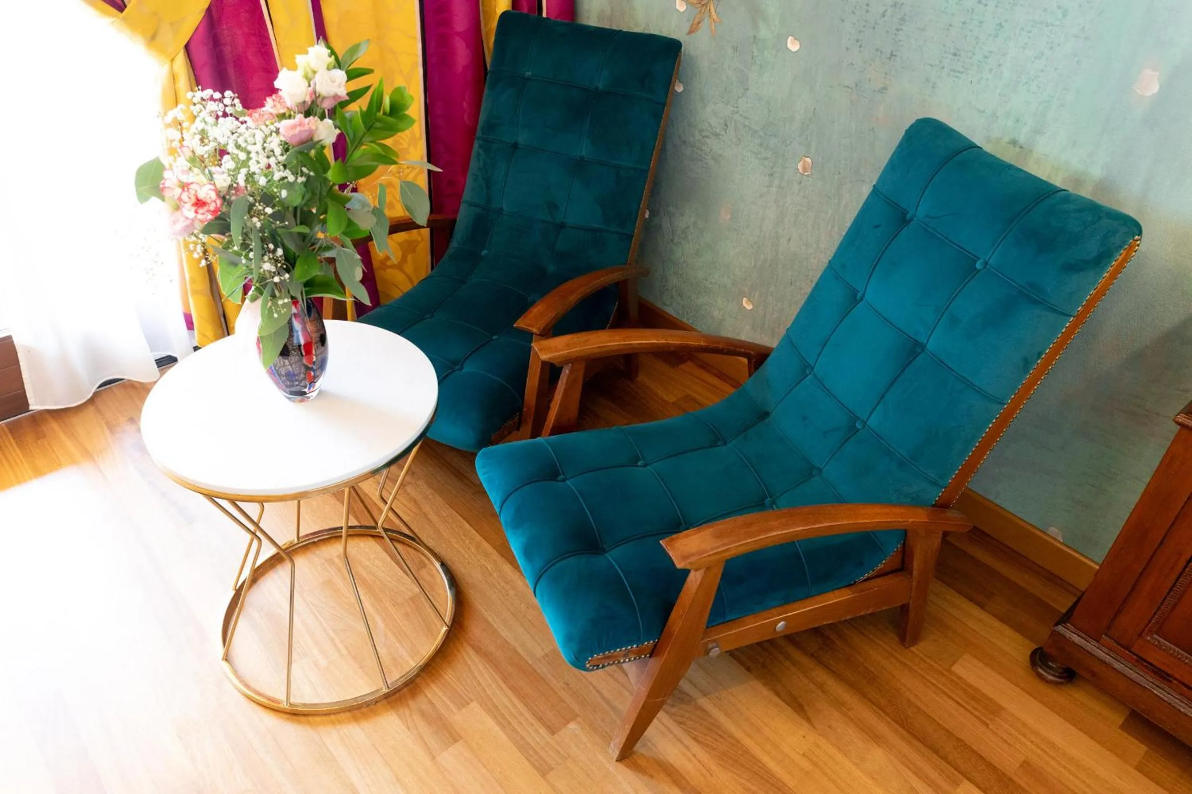 Seating area in Villa Madrina Lovely and Dynamic Hotel