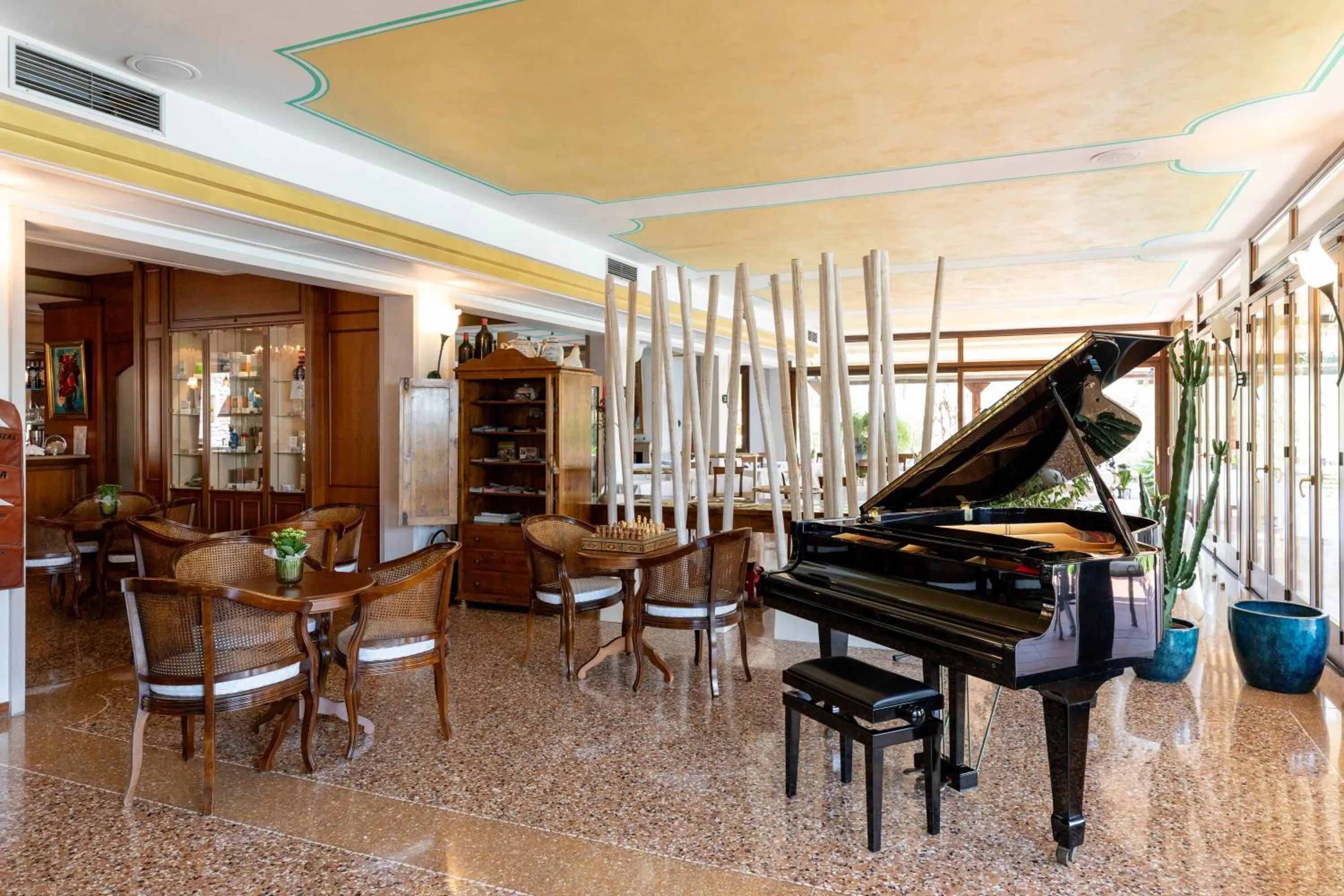 Villa Madrina Lovely and Dynamic Hotel