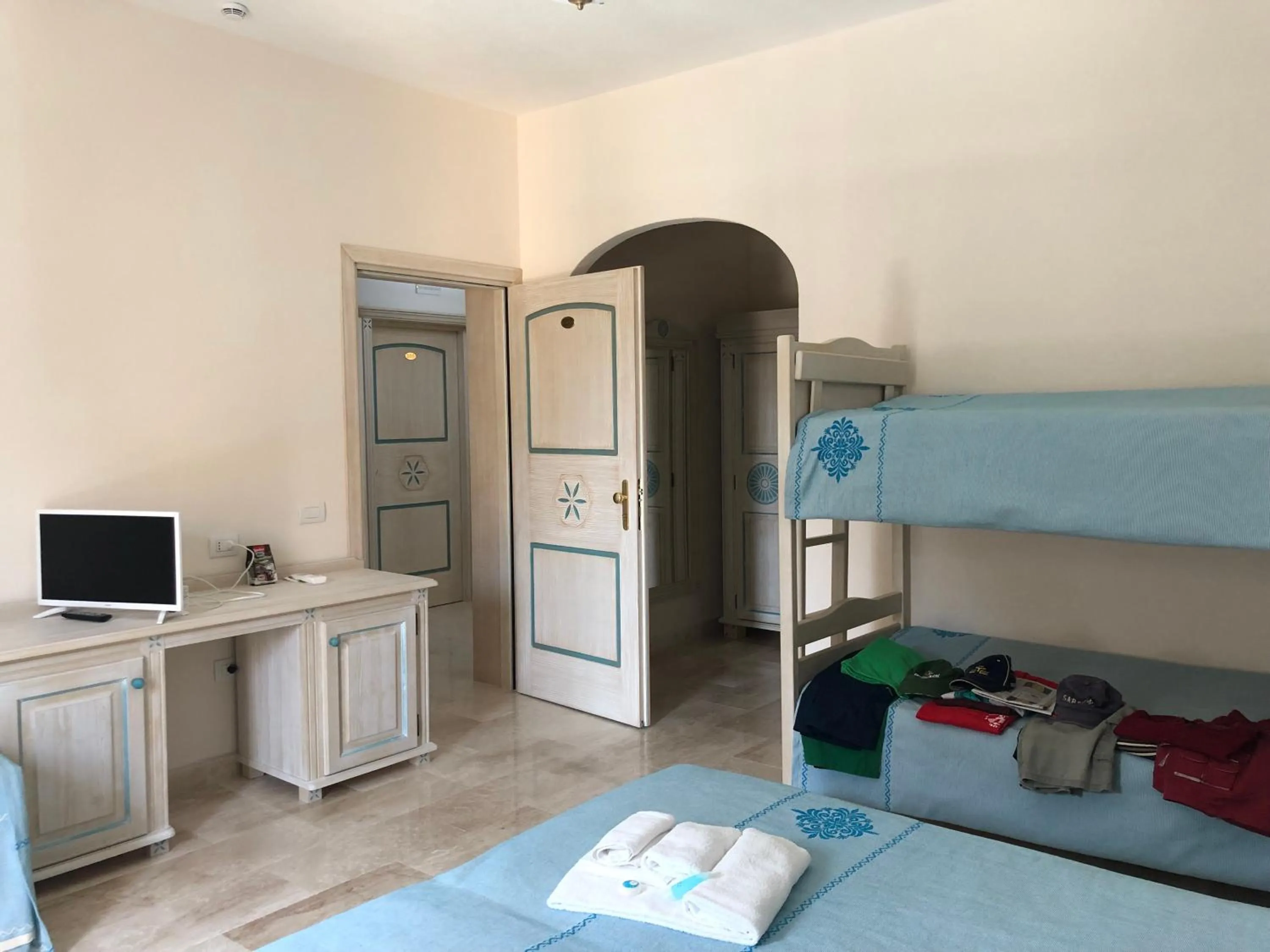 Photo of the whole room, Bed in Hotel Riviera